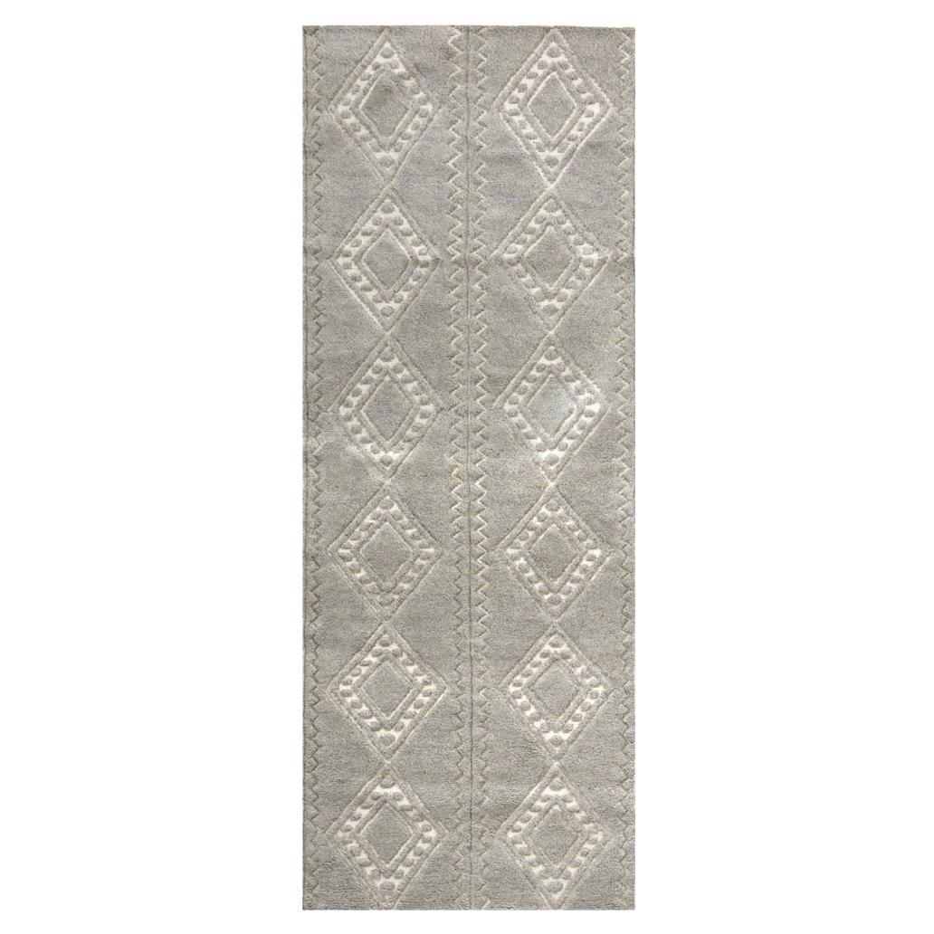 Berber Style Customizable Honeycomb Runner in Pewter Large For Sale