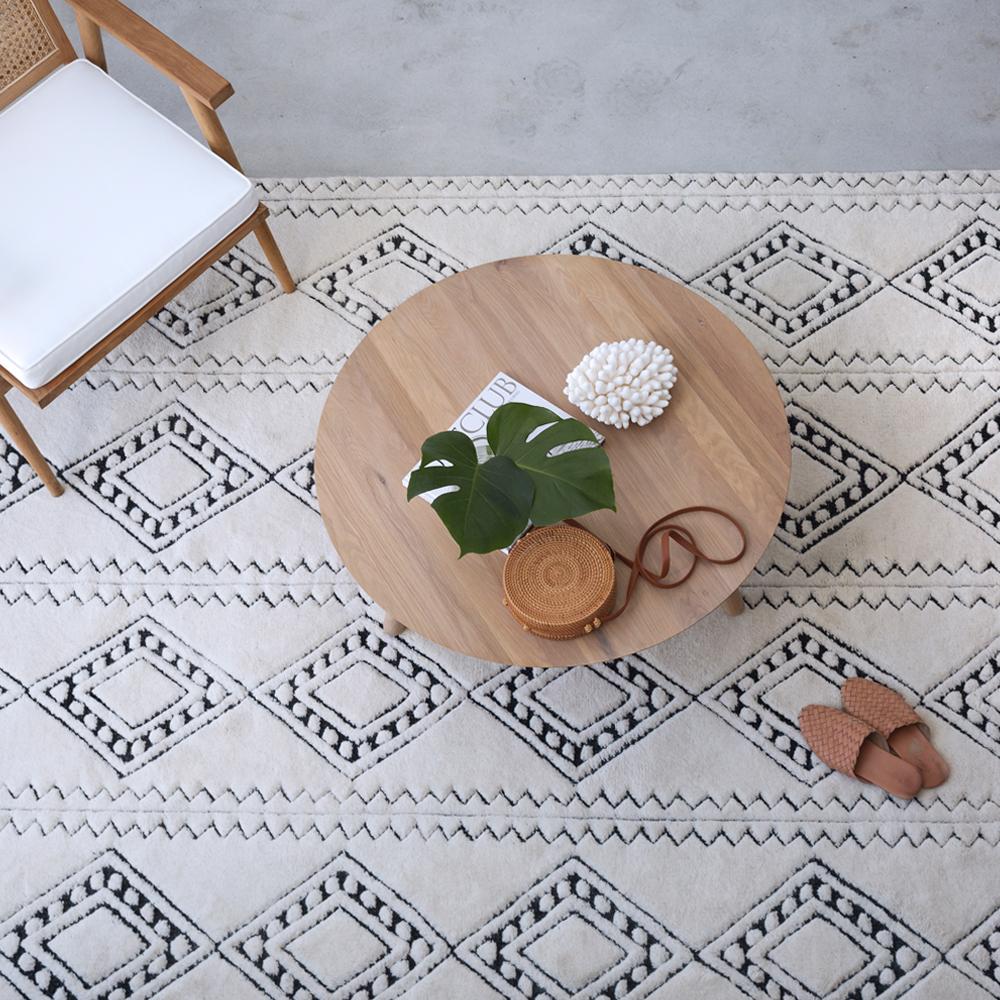 Customizable Honeycomb Weave Rug in Cream/Black Small In New Condition In Charlotte, NC