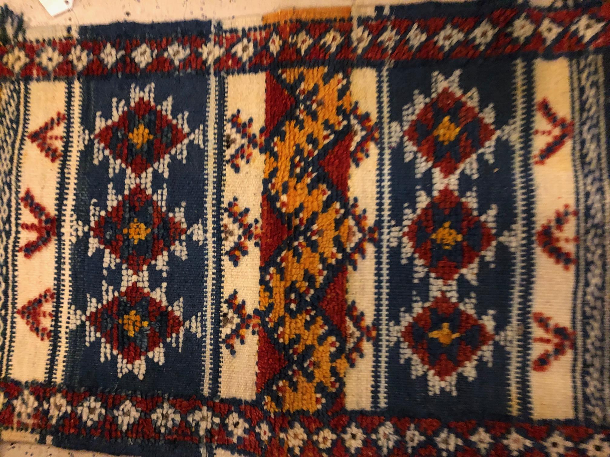 Tribal Moroccan Wool Rug or Carpet 