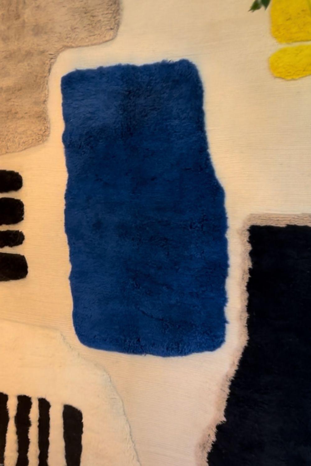 SOLSTICE Individueller Berberteppich aus Wolle Modern Handgewebt Groß Minimalistisch Zeitgenössisch (Gewebt) im Angebot