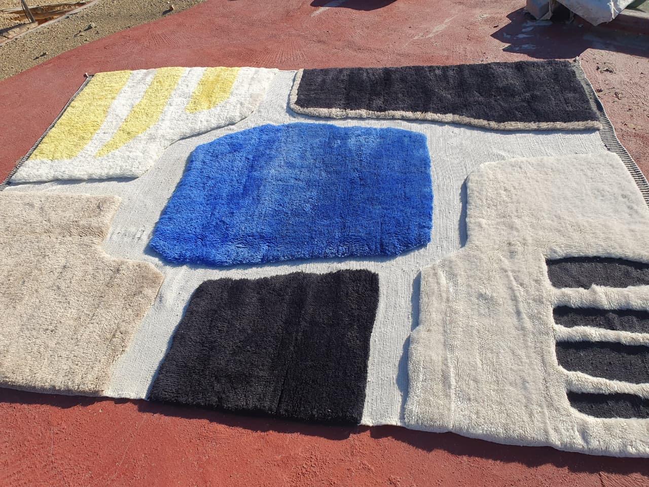 SOLSTICE Individueller Berberteppich aus Wolle Modern Handgewebt Groß Minimalistisch Zeitgenössisch im Angebot 2