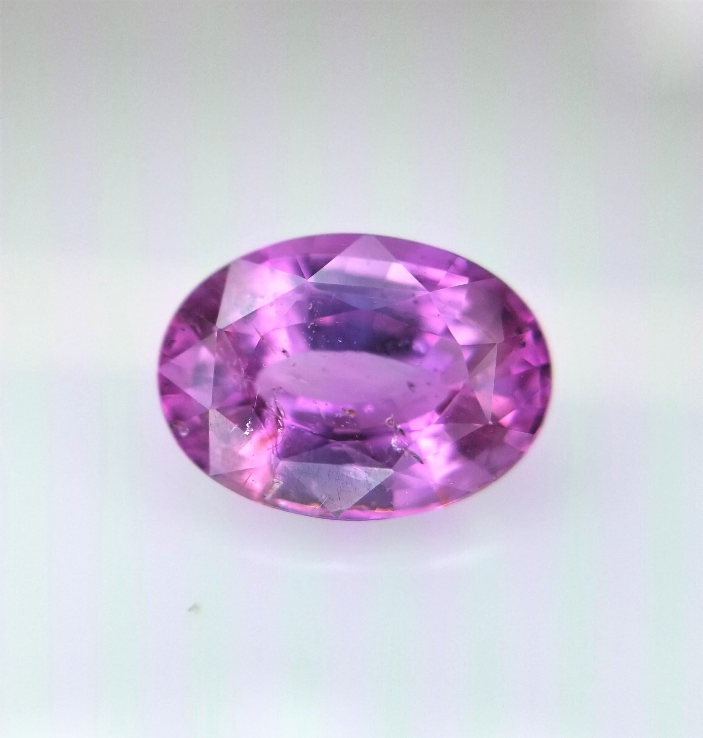 Contemporary Berberyn Certified 3.13 Carat Oval Cut Pink Sapphire Pendant in 18k For Sale