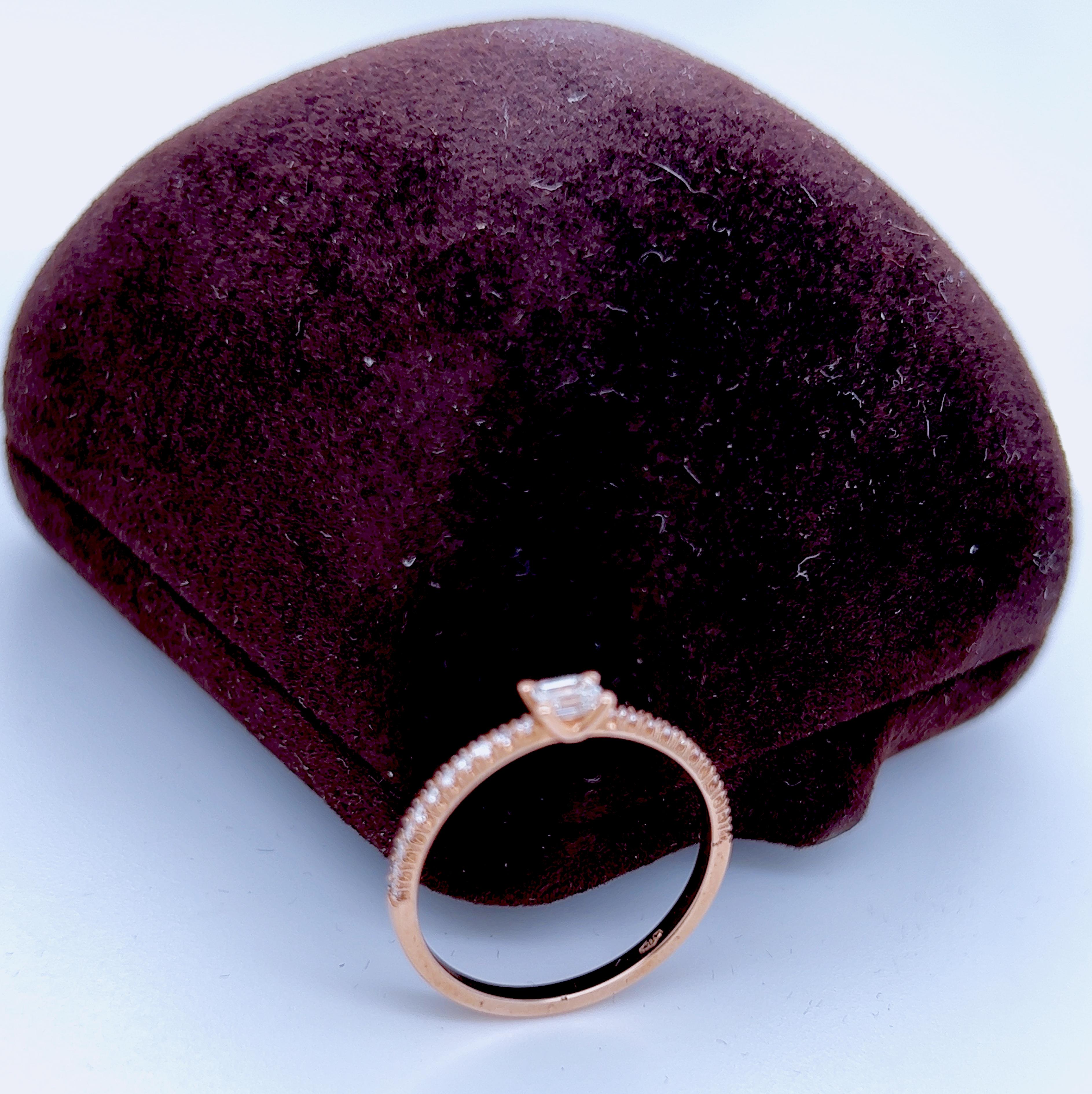 Ring aus 0,40 Karat weißem Diamanten im Baguetteschliff von Berca im Angebot 3