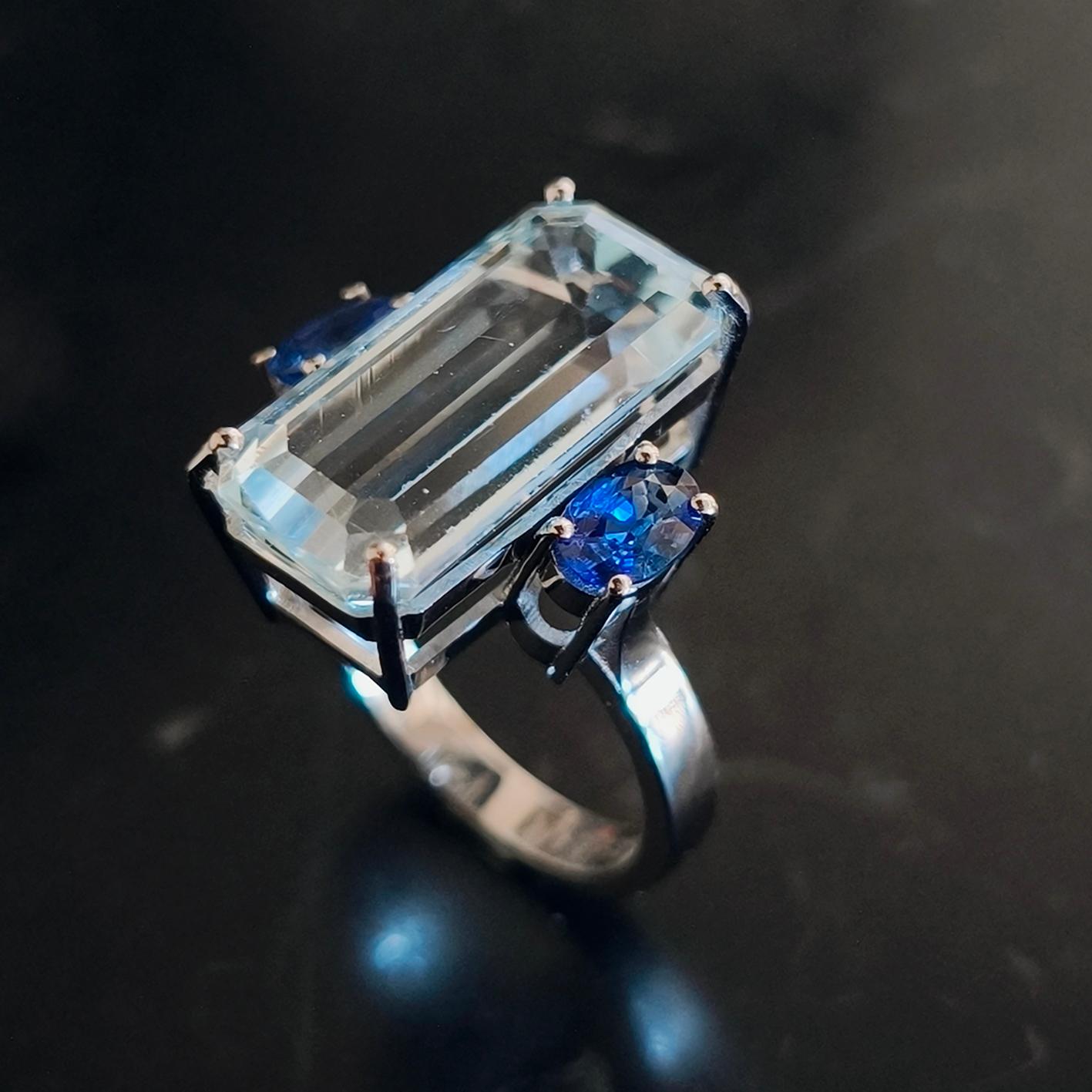 Berca 10,24 Kt Achteckschliff brasilianischer Aquamarin Oval Saphir Cocktail-Ring (Zeitgenössisch)