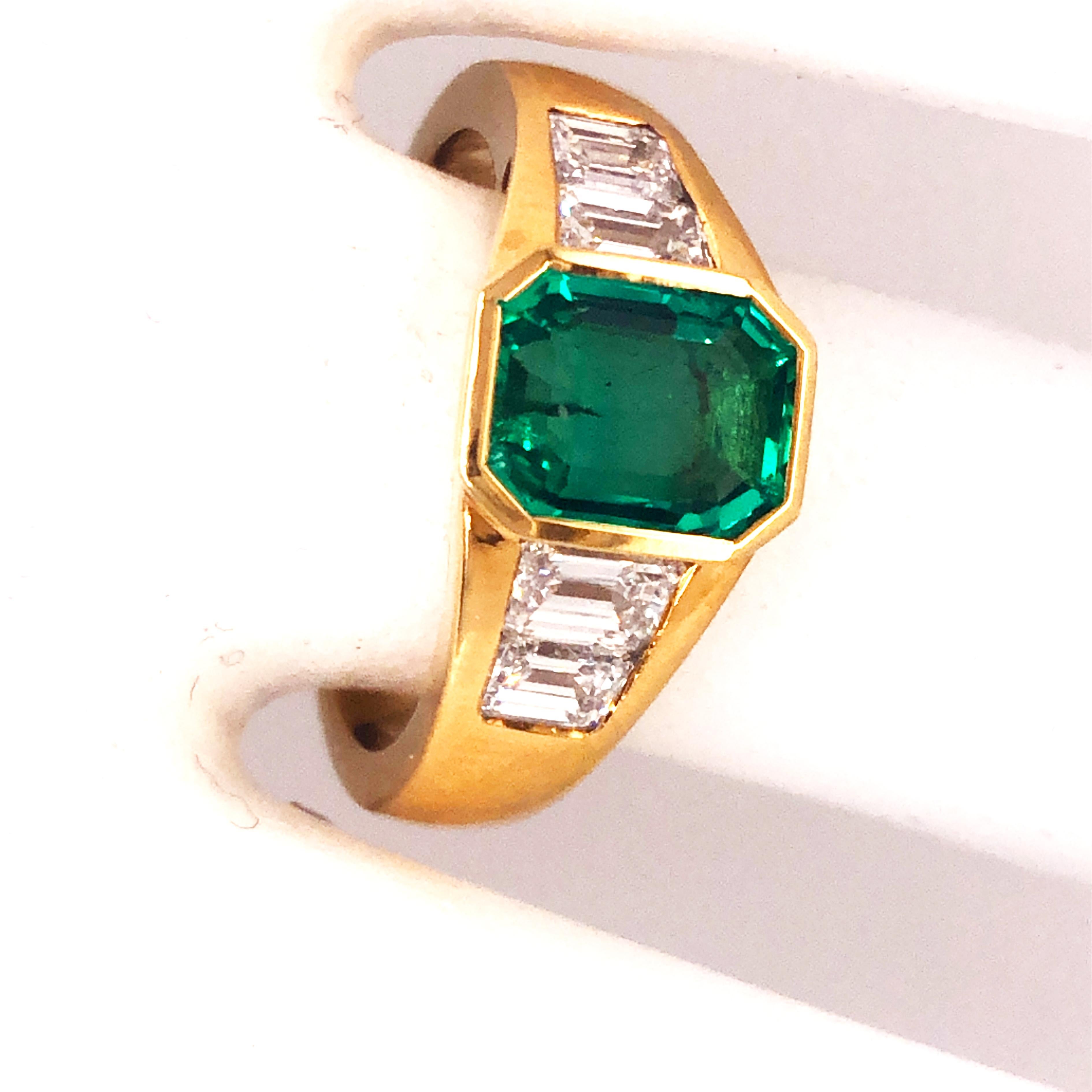Berca 1,51 Karat Muzo Smaragd Octagon Cut 1,01 Karat Weißer Diamant Smaragdschliff Ring (Zeitgenössisch) im Angebot