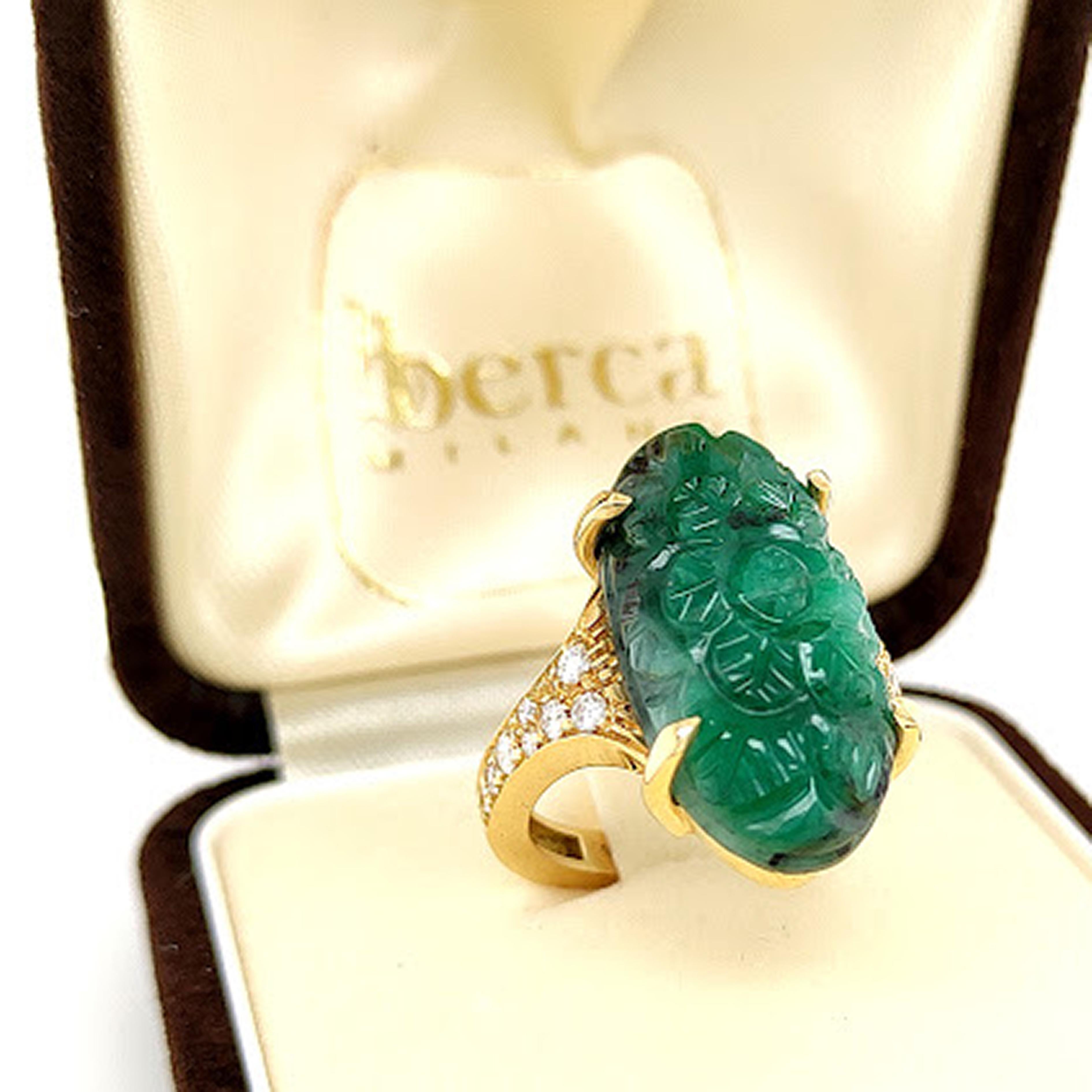 Oval Cut Berca 16.38Kt Emerald Engraved Cabochon White Diamond Yellow Gold Cocktail Ring For Sale