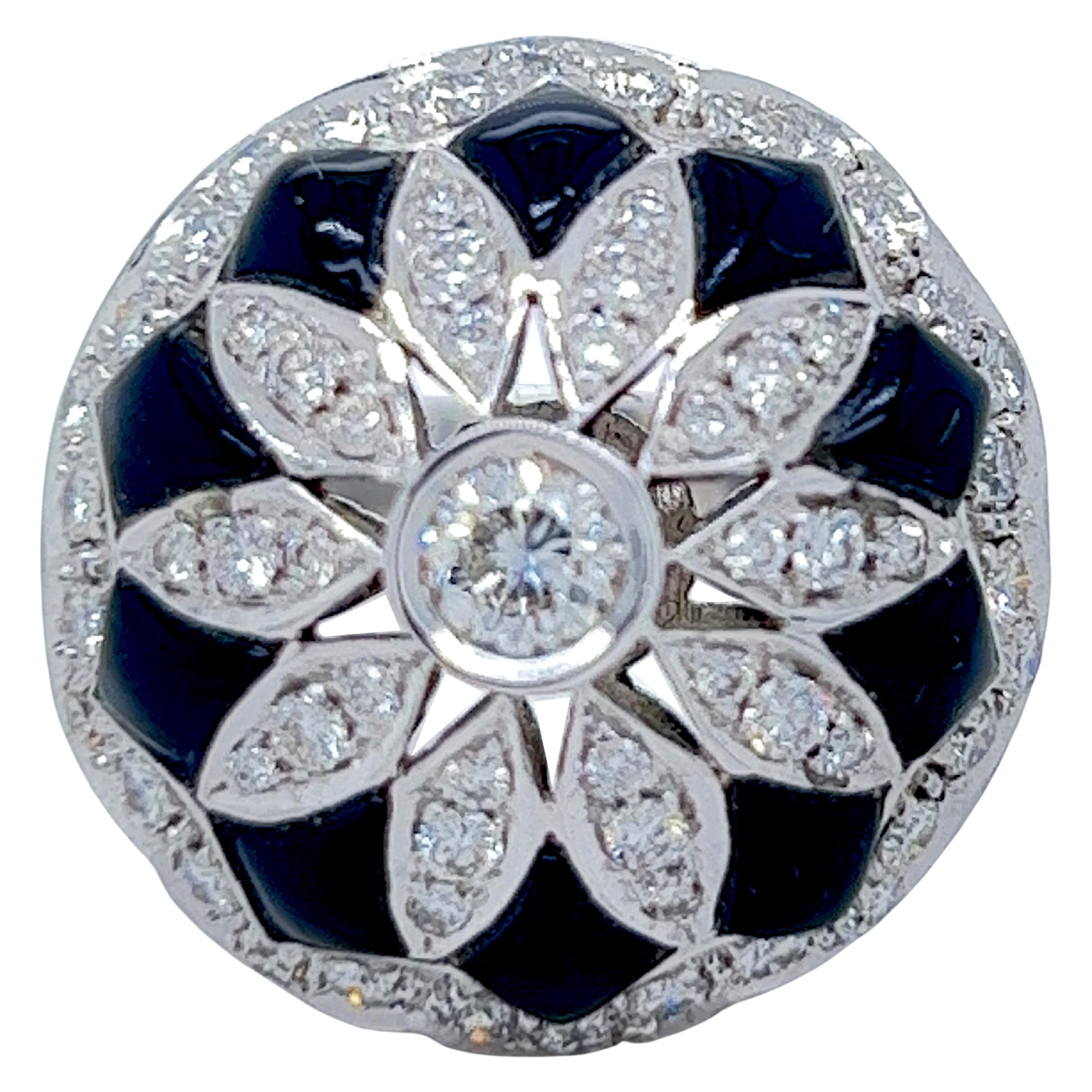 Berca Bague cocktail dôme en or blanc 18 carats sertie d'un onyx et de diamants blancs 1,80 carat en vente