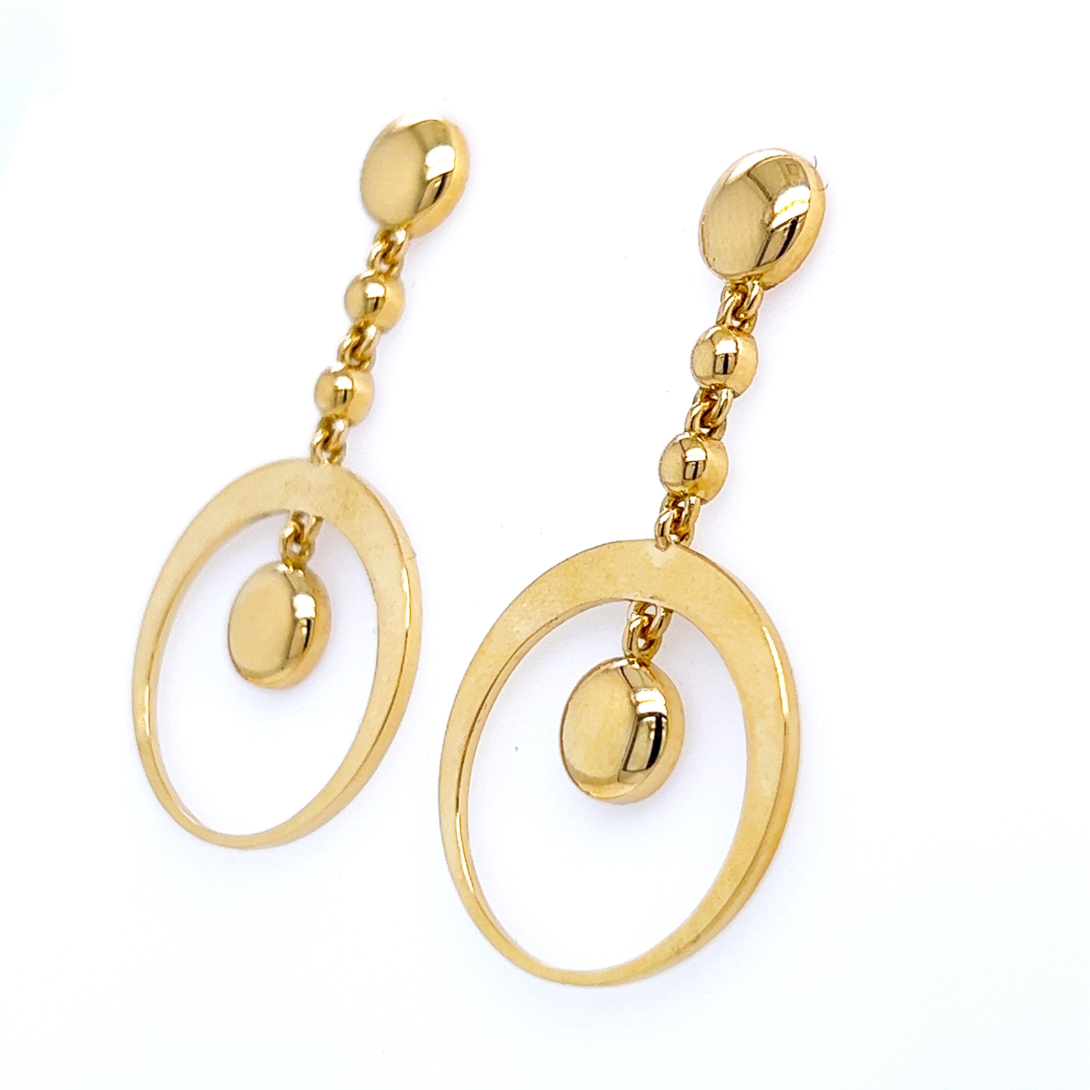 Chic yet timeless, absolutely wearable, yet unique, 18K Yellow Gold hand crafted Setting Earrings.
In our smart tobacco suede leather box and pouch.
Our pieces are all accompanied by a detailed certificate.
Lenght 1.614inches, 41mm, circle diameter