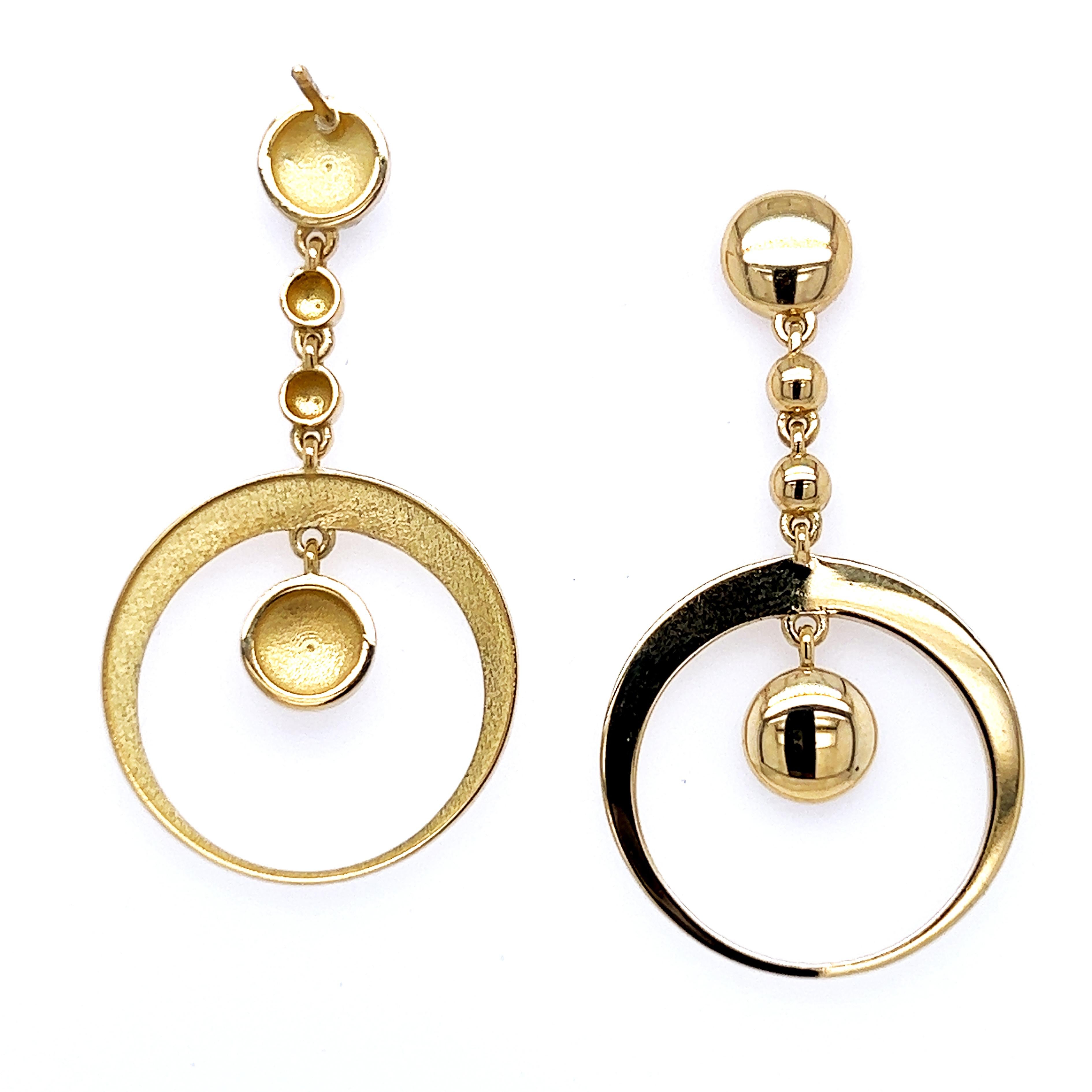 Contemporary Berca 18k Yellow Gold Dangle Earrings For Sale