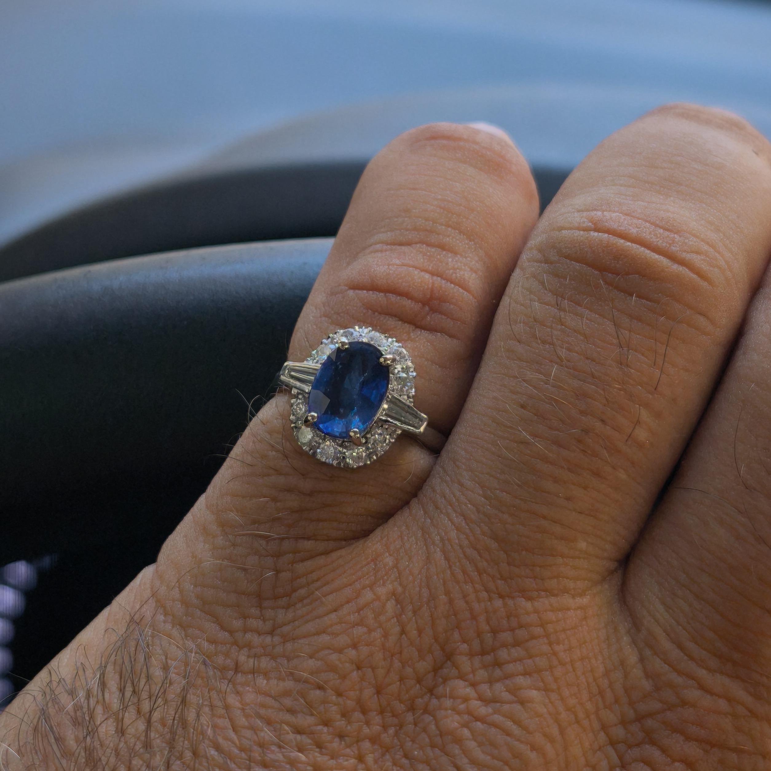 BERCA Anello con diamante taglio ovale con zaffiro blu reale certificato GIA da 2,07 kt in vendita 6