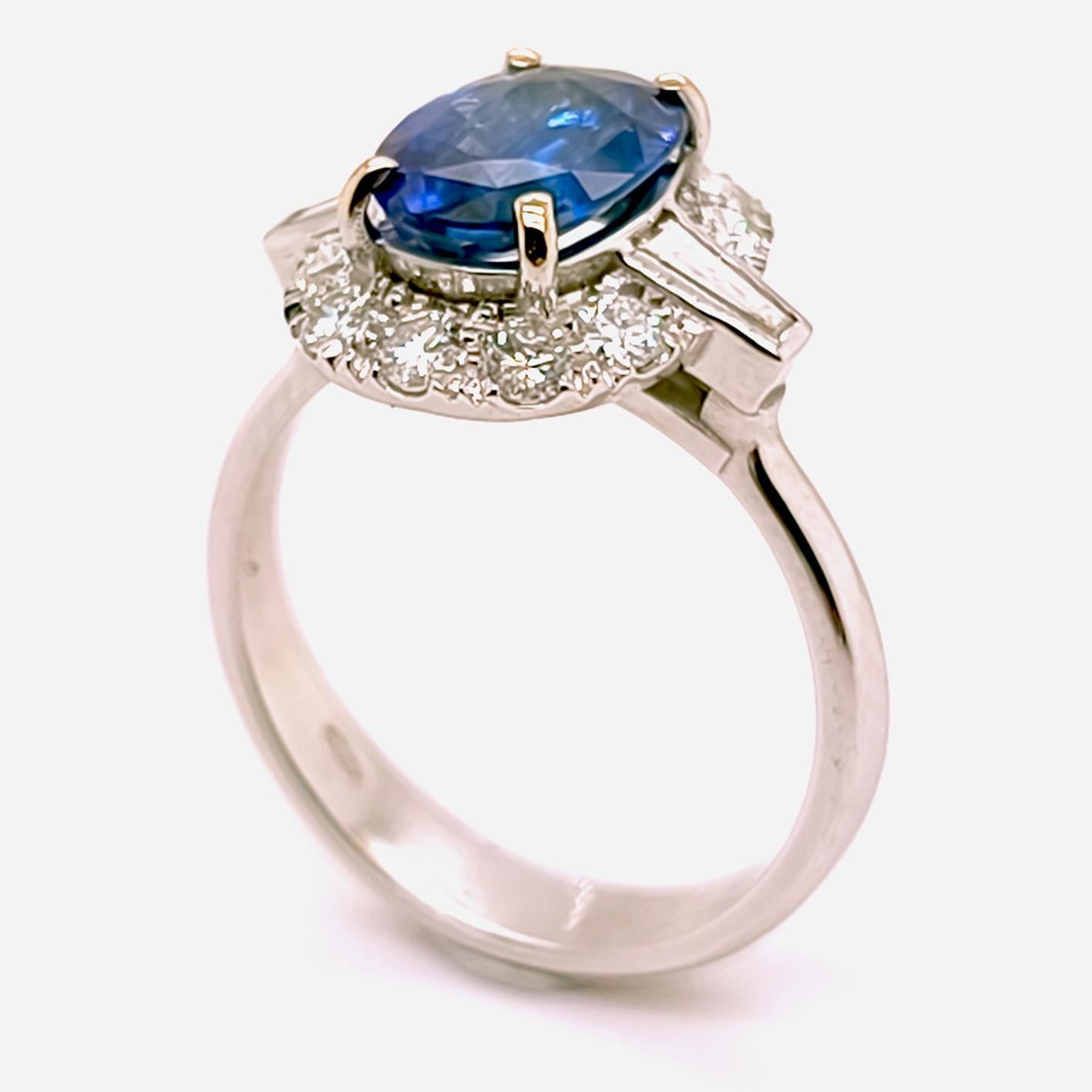 BERCA Anello con diamante taglio ovale con zaffiro blu reale certificato GIA da 2,07 kt in vendita 1