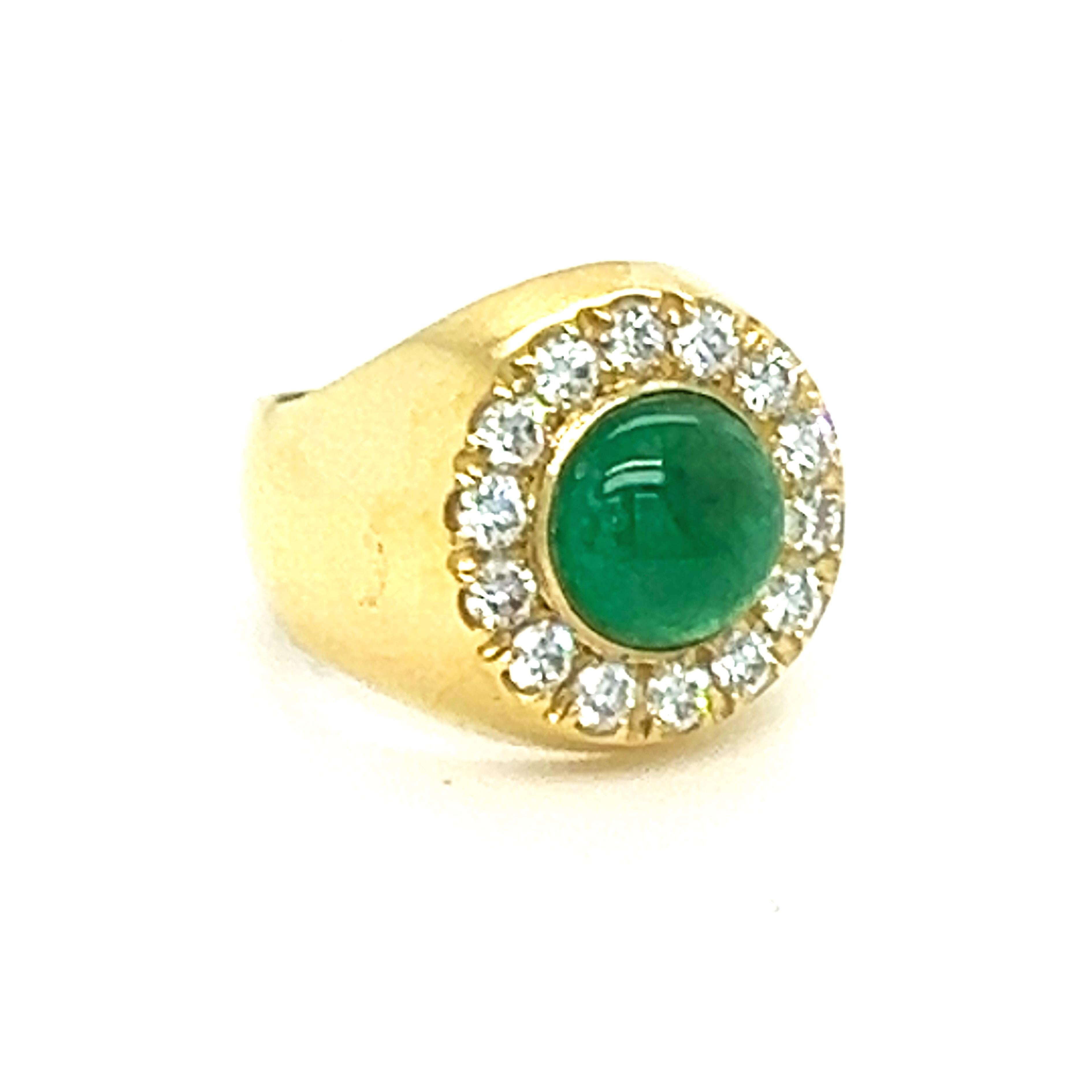 Contemporary Berca 2.09Kt Natural Emerald Cabochon White Diamond Gold Cocktail Ring For Sale