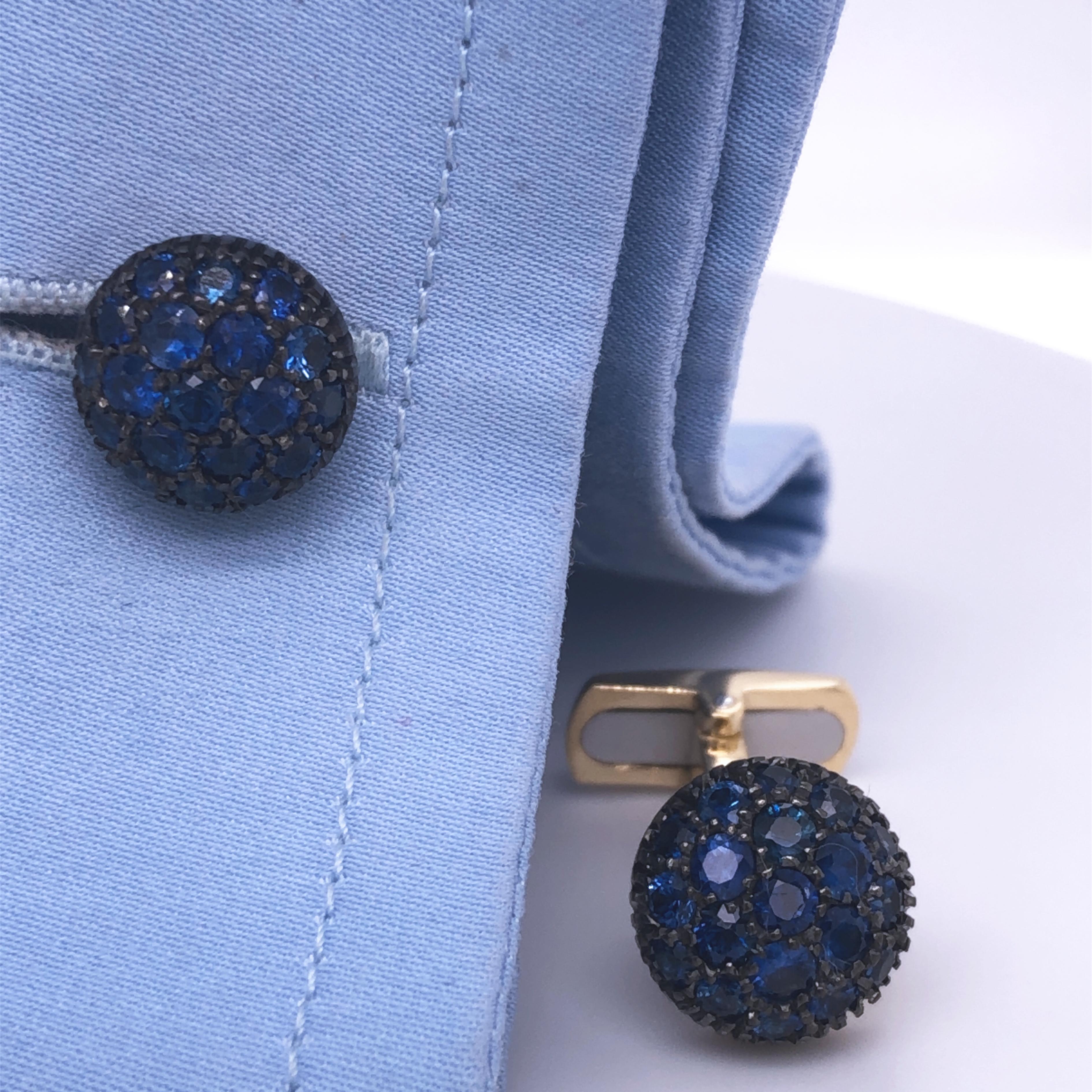 Women's or Men's Berca 2.31 Kt Natural Blue Sapphire Black Yellow Gold Cufflinks For Sale