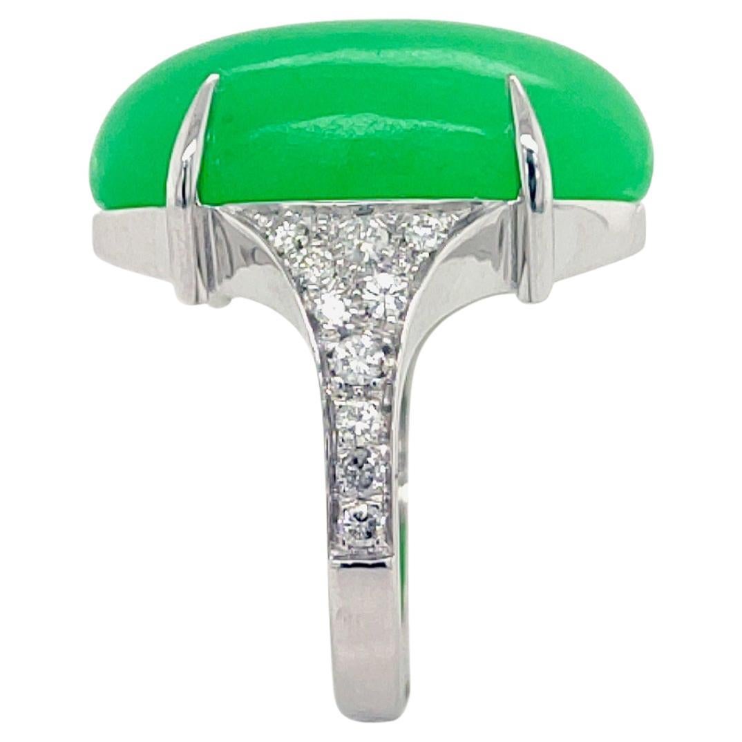 Berca 24.70 Kt Natürliche Burma Grüne Jade Weißer Diamant Weißgold Cocktail Ring im Angebot