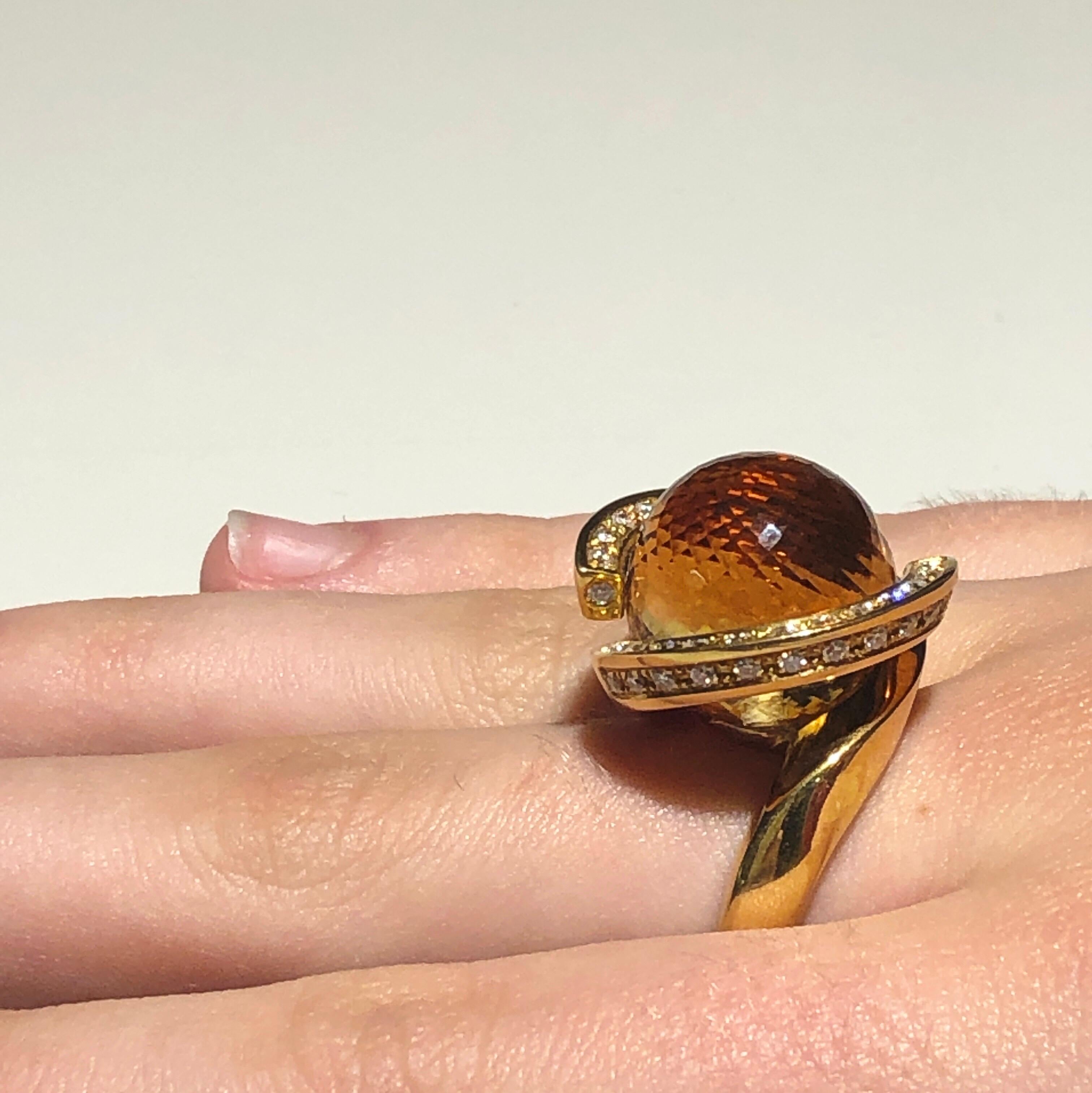 Helix-Ring aus Gelbgold mit 25,70 Karat Citrin, Quarz und weißem Diamant im Angebot 4