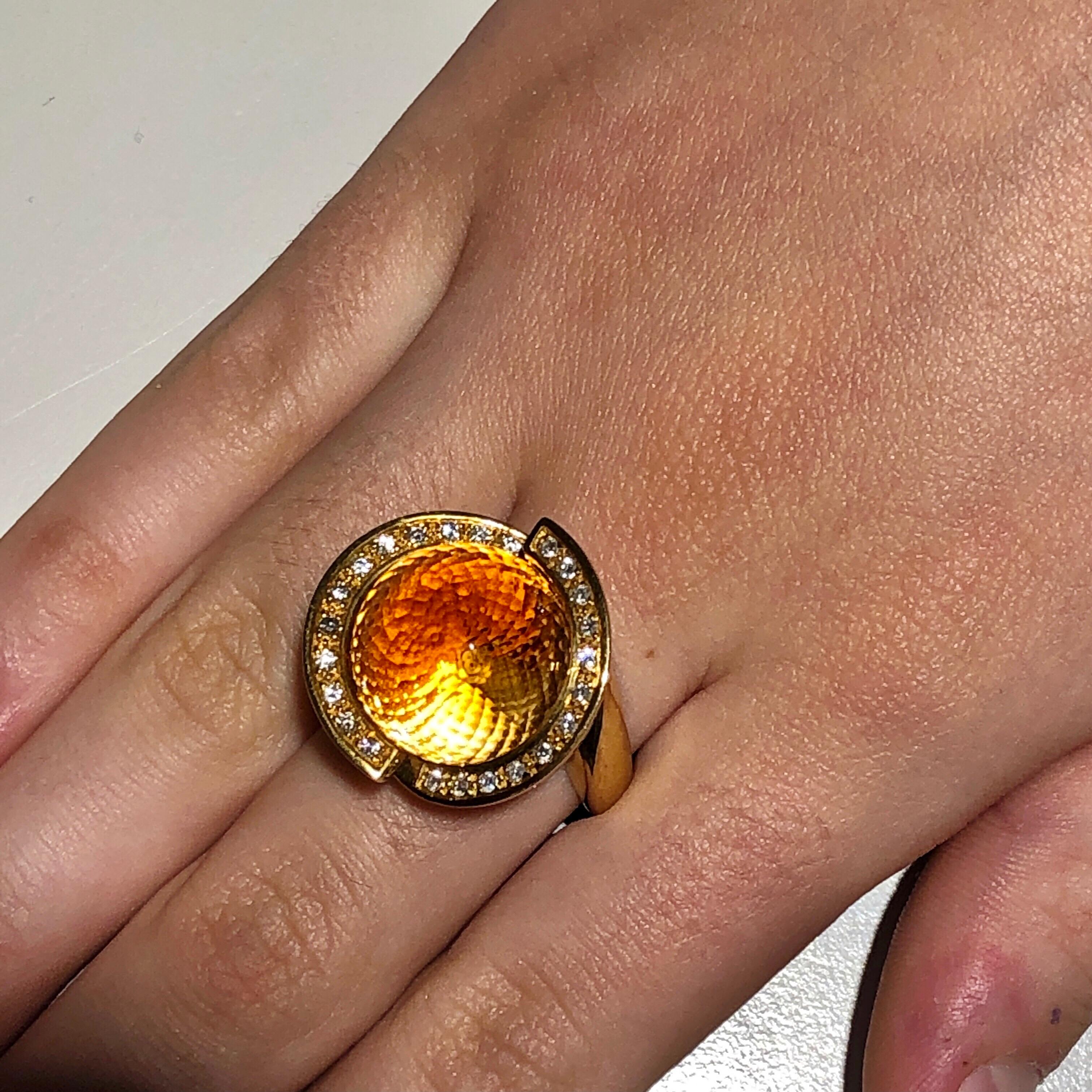 Helix-Ring aus Gelbgold mit 25,70 Karat Citrin, Quarz und weißem Diamant im Angebot 3
