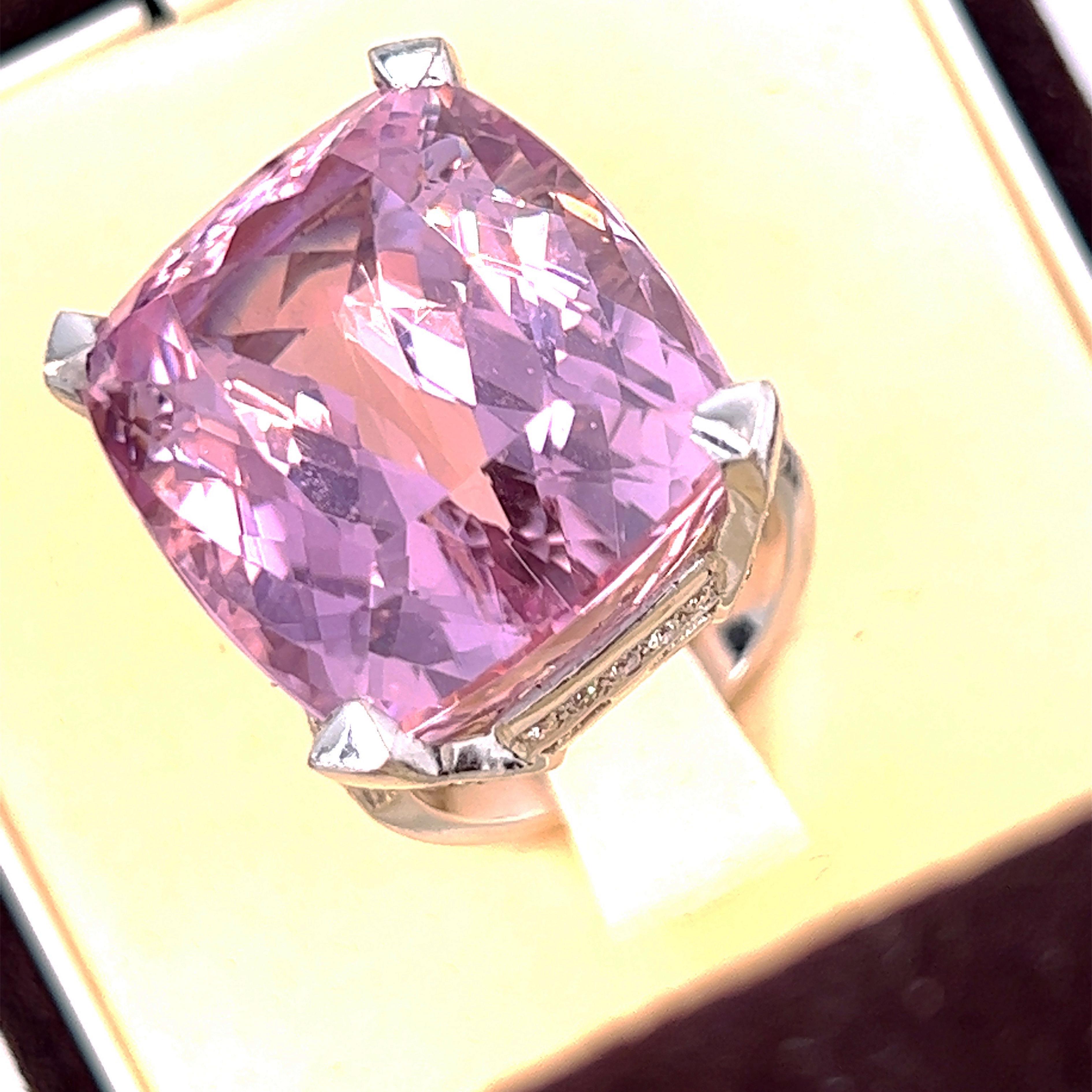Berca 27k Kunzita Natural Antik Corte Cojín Blanco Diamante Engaste Anillo Cóctel 12