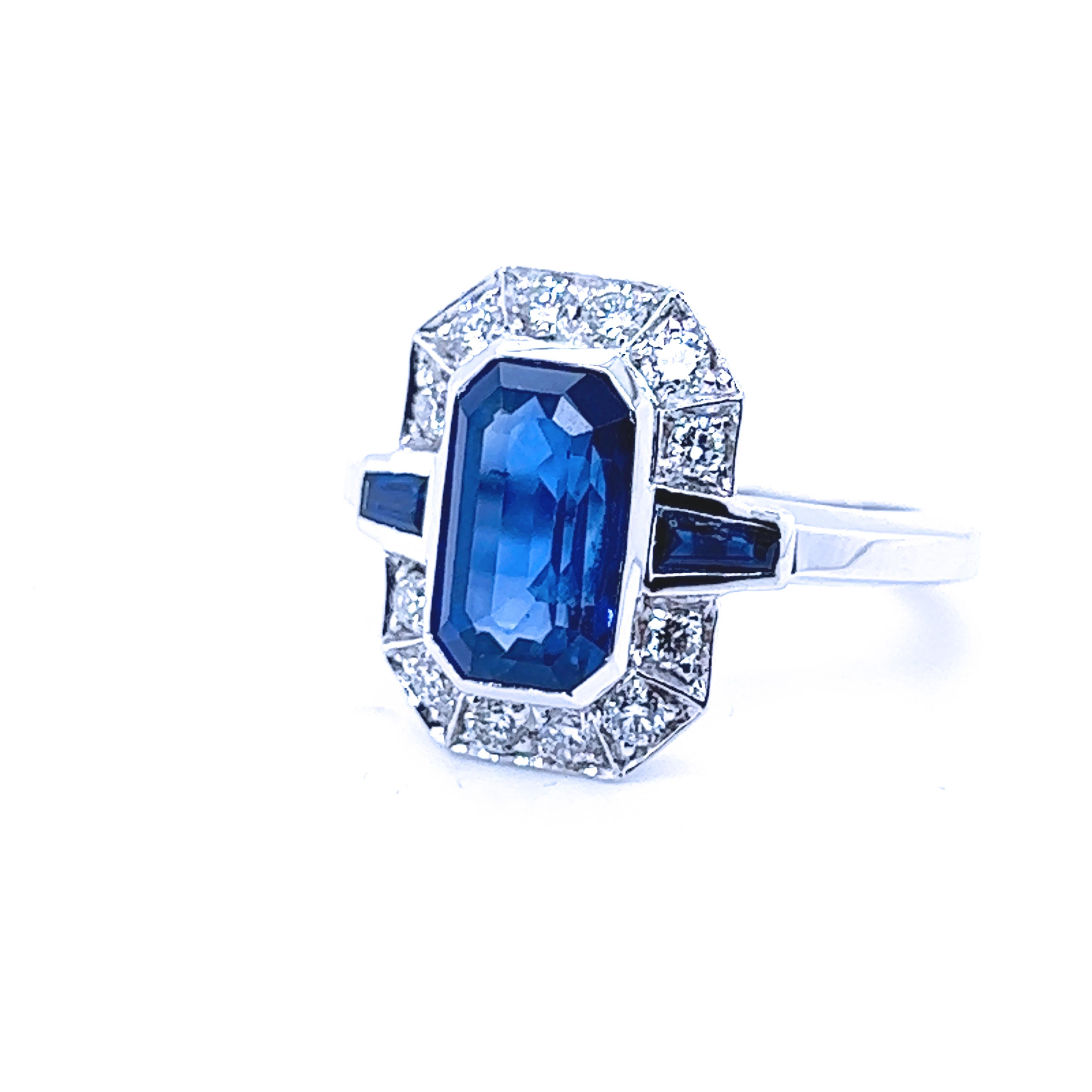 Berca 3.17kt Igi Certified Royal Blue Sapphire Emerald Cut Diamond Ring In New Condition For Sale In Valenza, IT