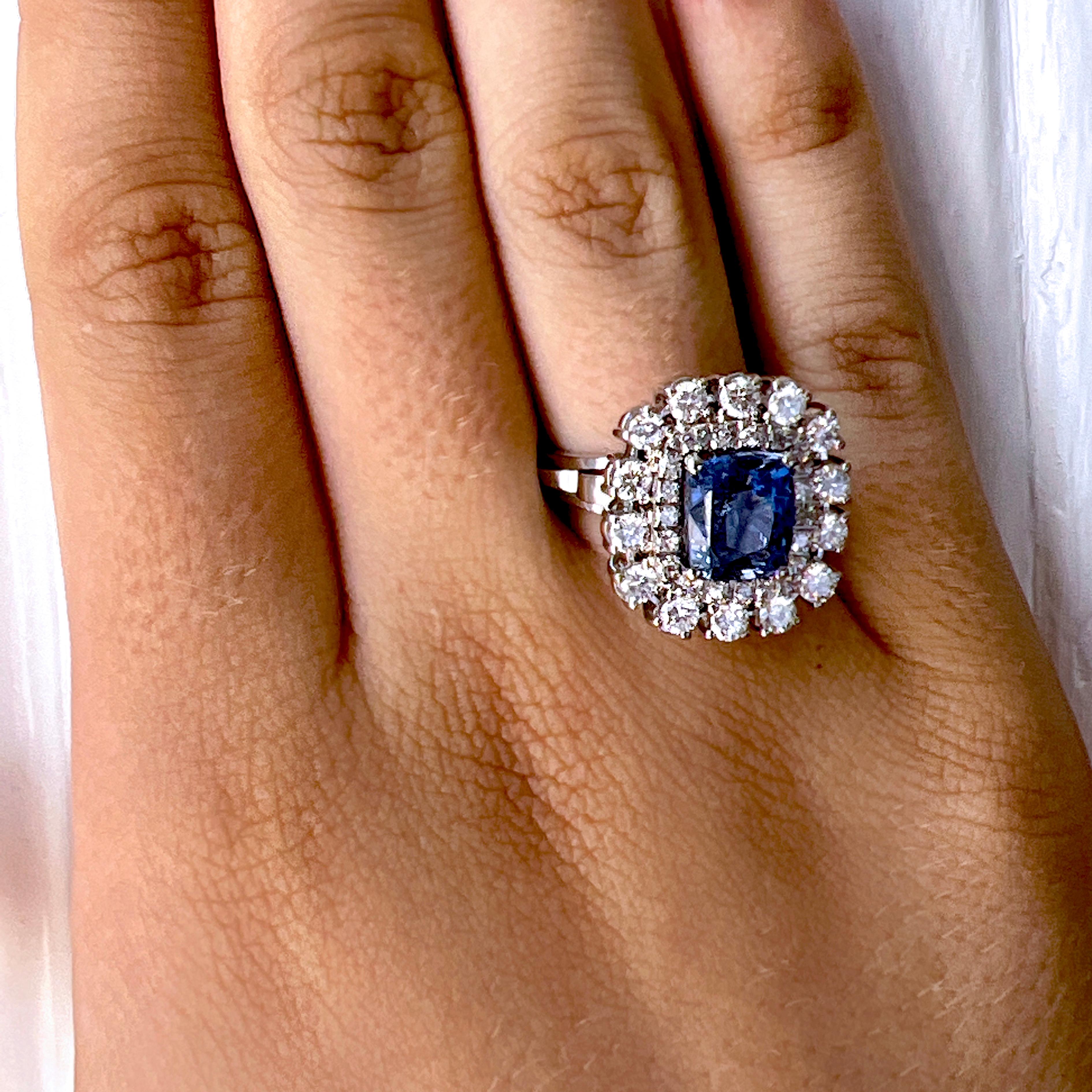BERCA Anillo de diamantes con zafiro azul cambiante a violeta de 3,84 quilates certificado GIA sin calor en venta 6