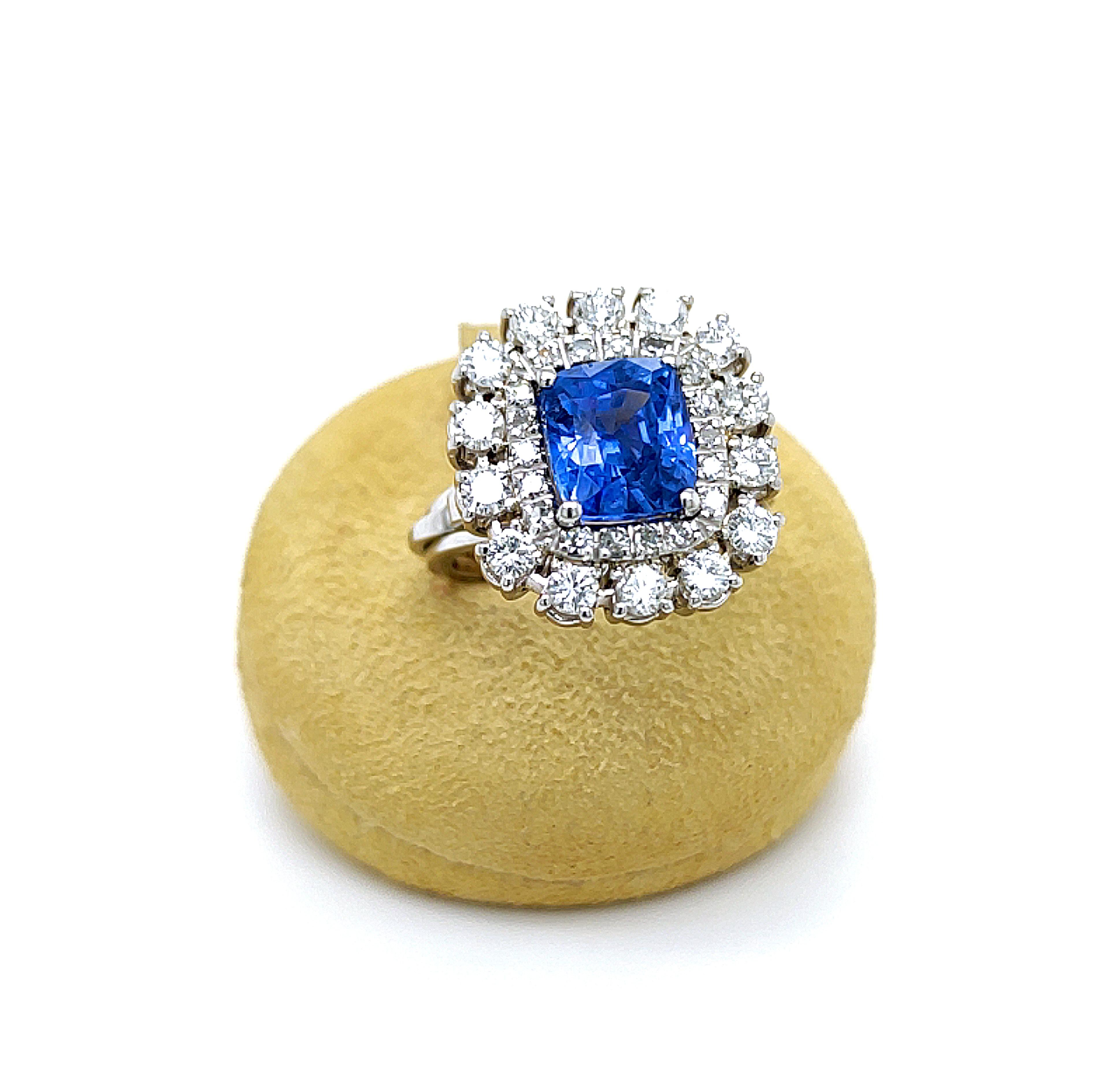 BERCA Anillo de diamantes con zafiro azul cambiante a violeta de 3,84 quilates certificado GIA sin calor en venta 2