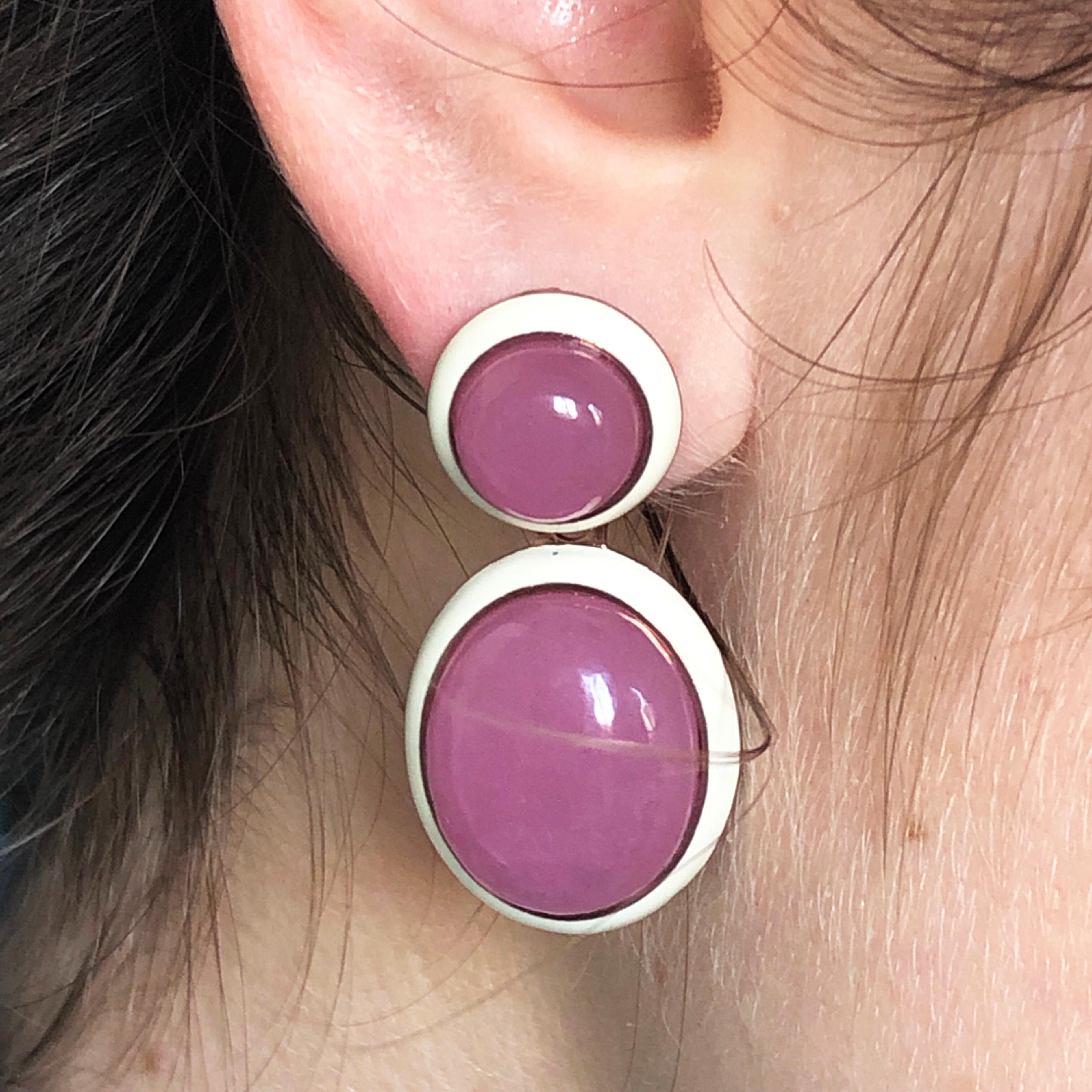 Berca 43 Kt Natural Lavender Jade Beige Hand Enameled Sterling Silver Earrings In New Condition For Sale In Valenza, IT
