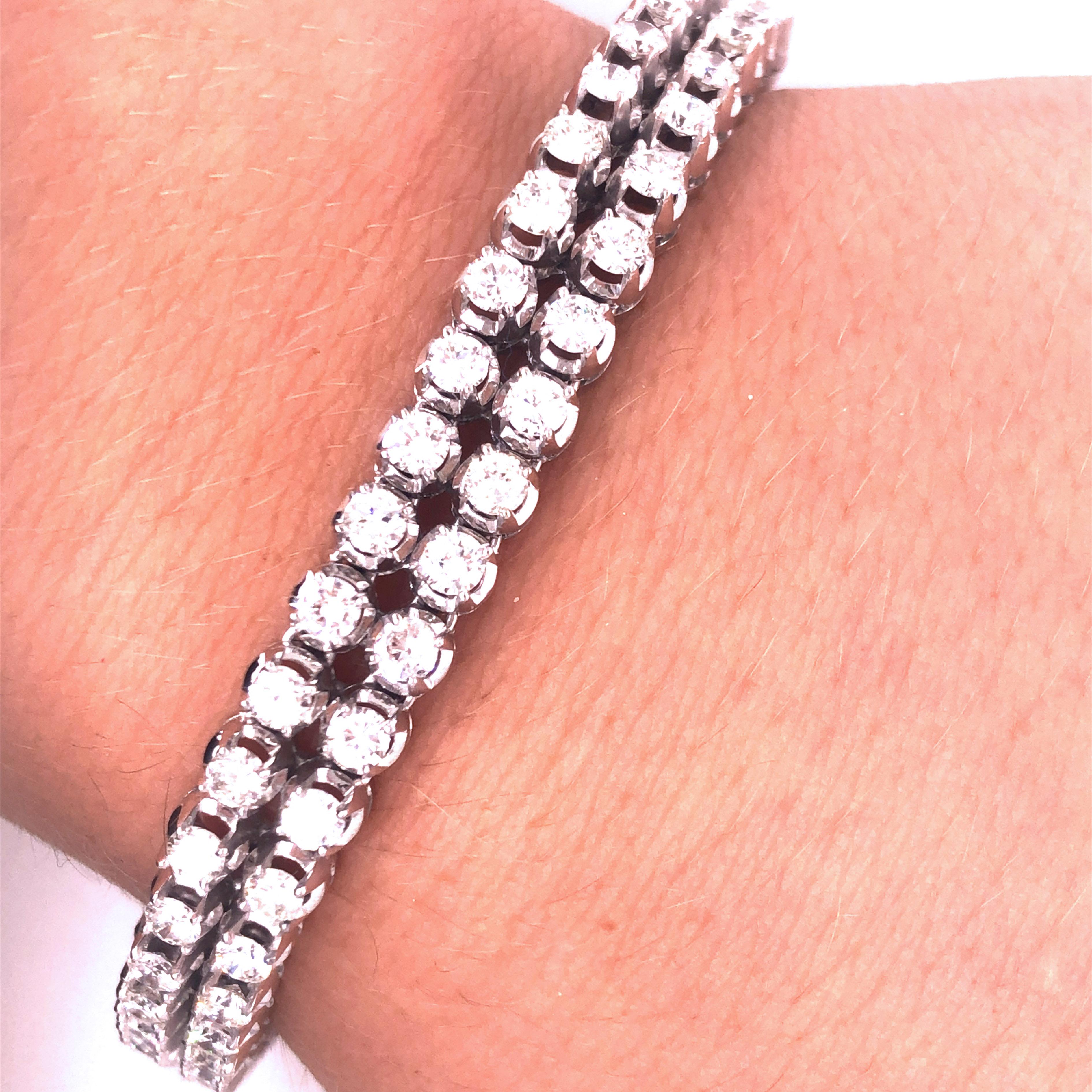 Berca 6.71 Karat 98 White Diamond White Gold Setting Two Lines Tennis Bracelet In New Condition In Valenza, IT