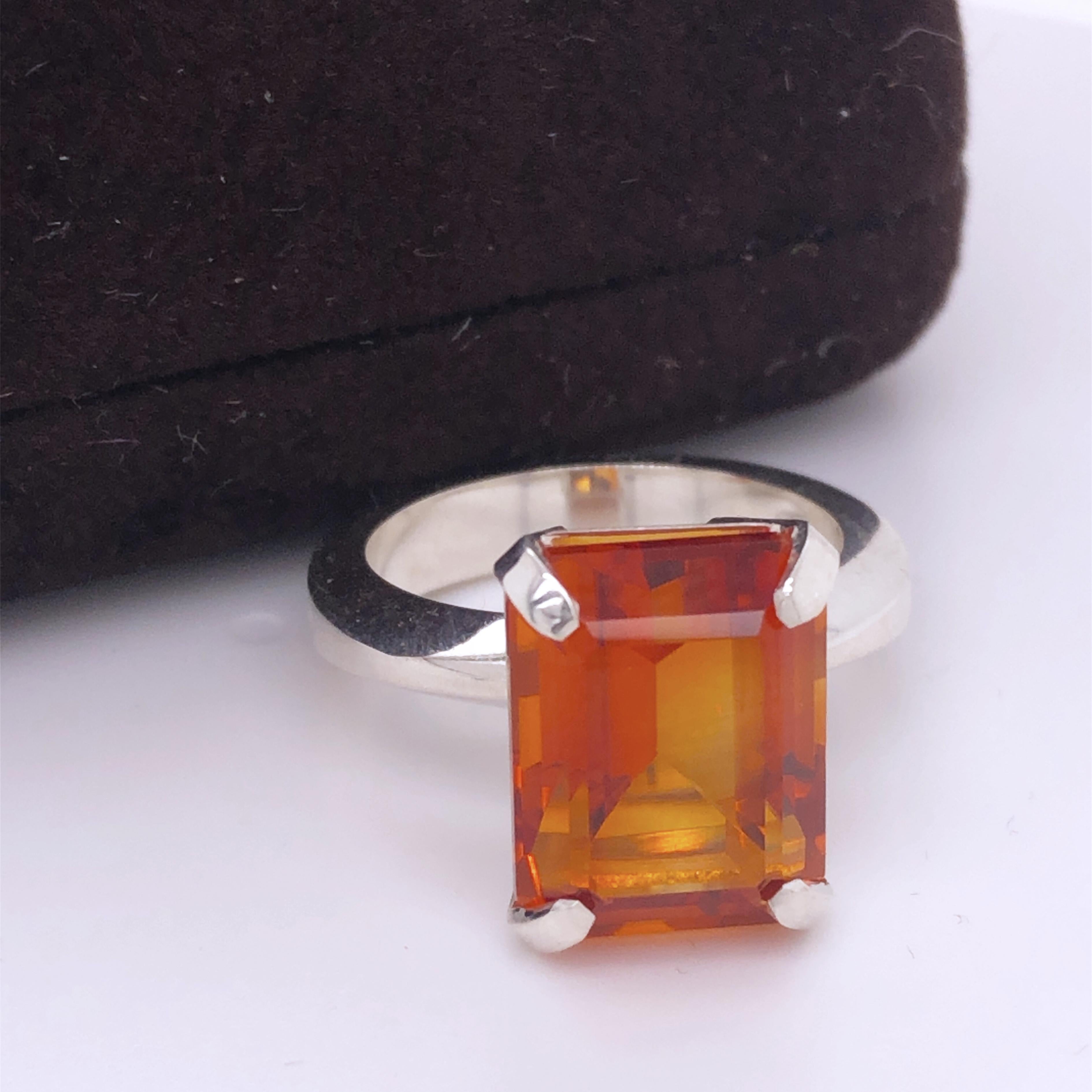 Contemporary 7.60 Karat Emerald Cut Natural Madeira Citrine Cocktail Ring For Sale