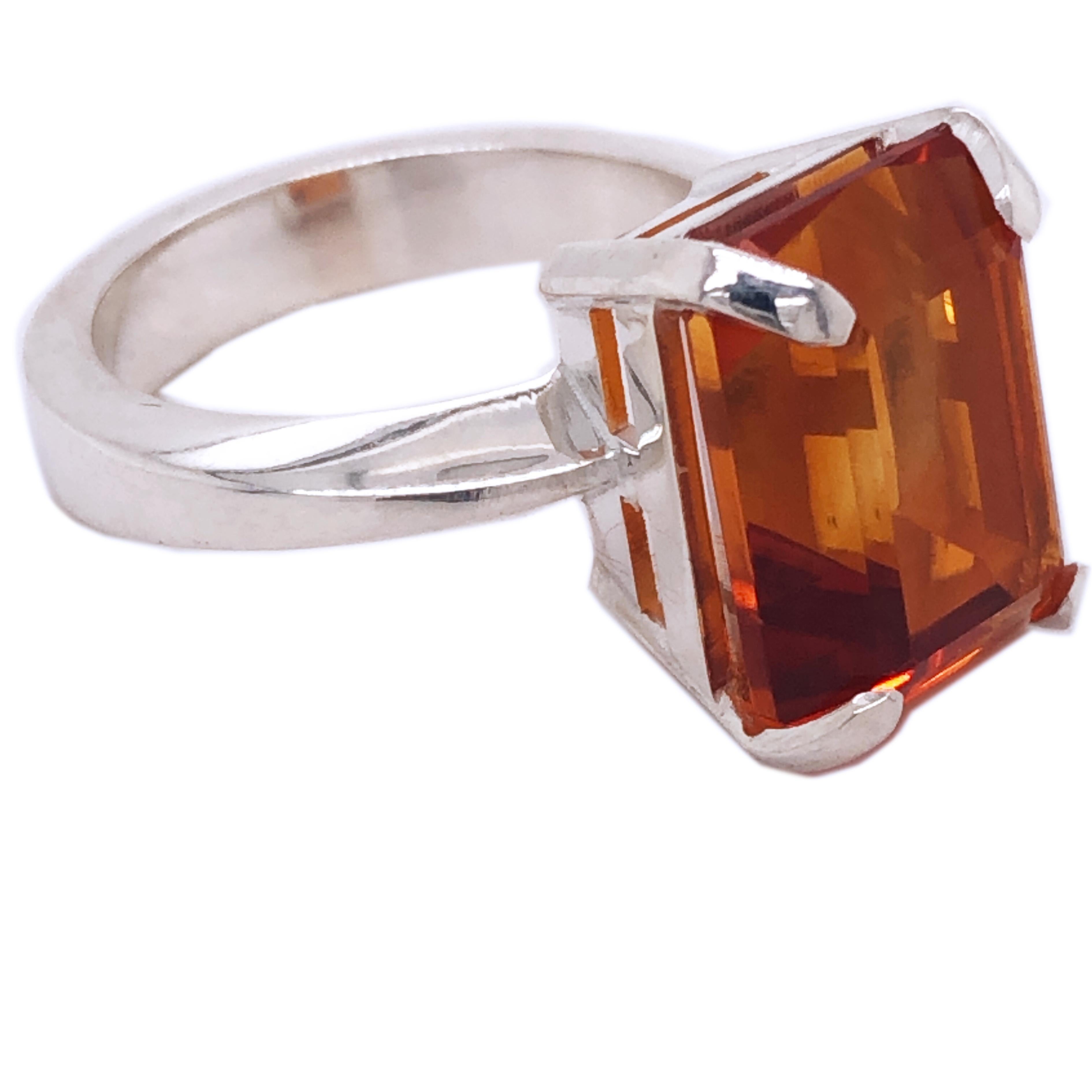 7.60 Karat Emerald Cut Natural Madeira Citrine Cocktail Ring In New Condition For Sale In Valenza, IT