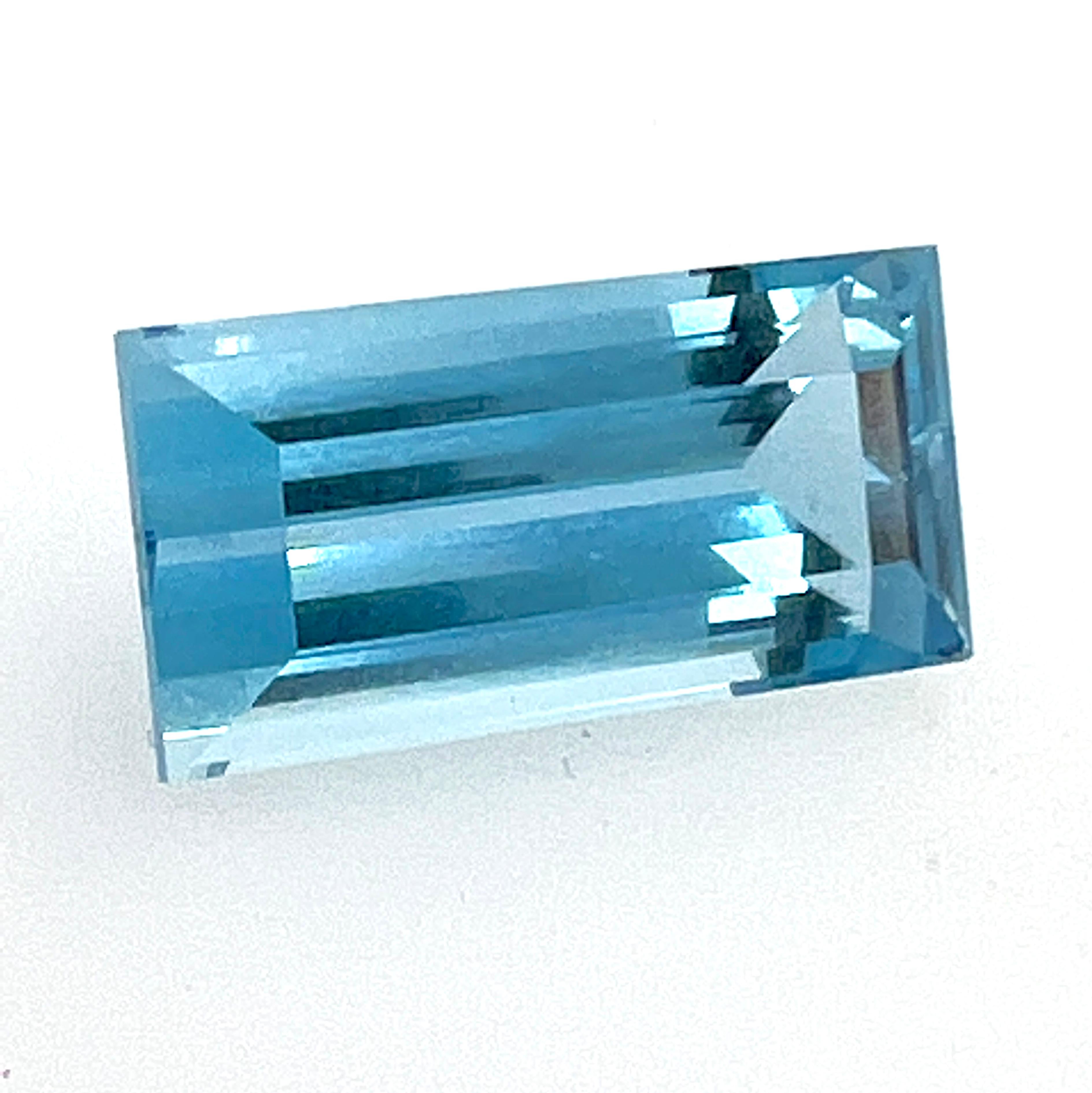 Berca AIGS Certified 10.49Kt Rectangular Blue Aquamarine White Diamond Ring For Sale 3