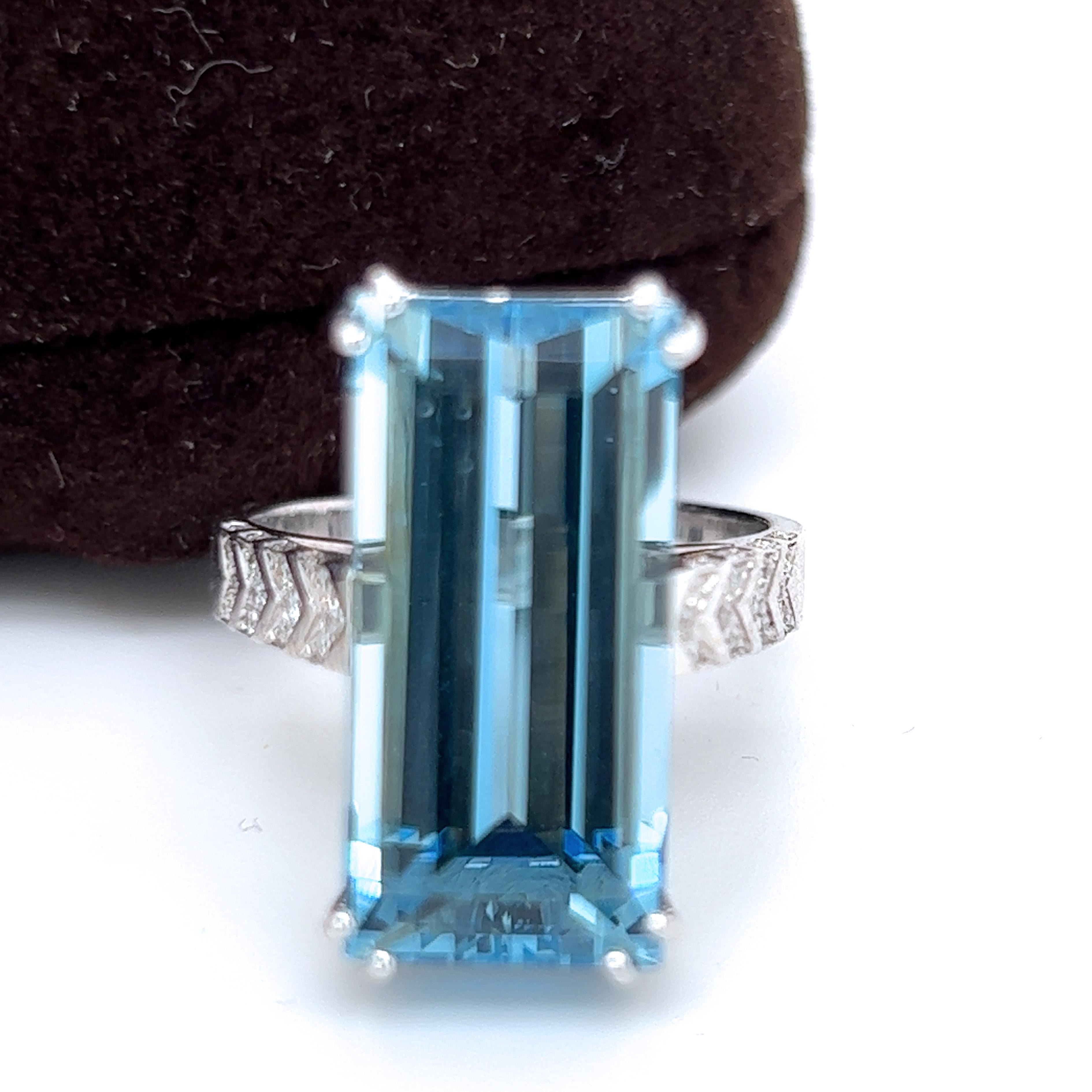 Contemporain Berca Bague en aigue-marine bleue rectangulaire et diamant blanc certifié AIGS de 10,49 carats en vente