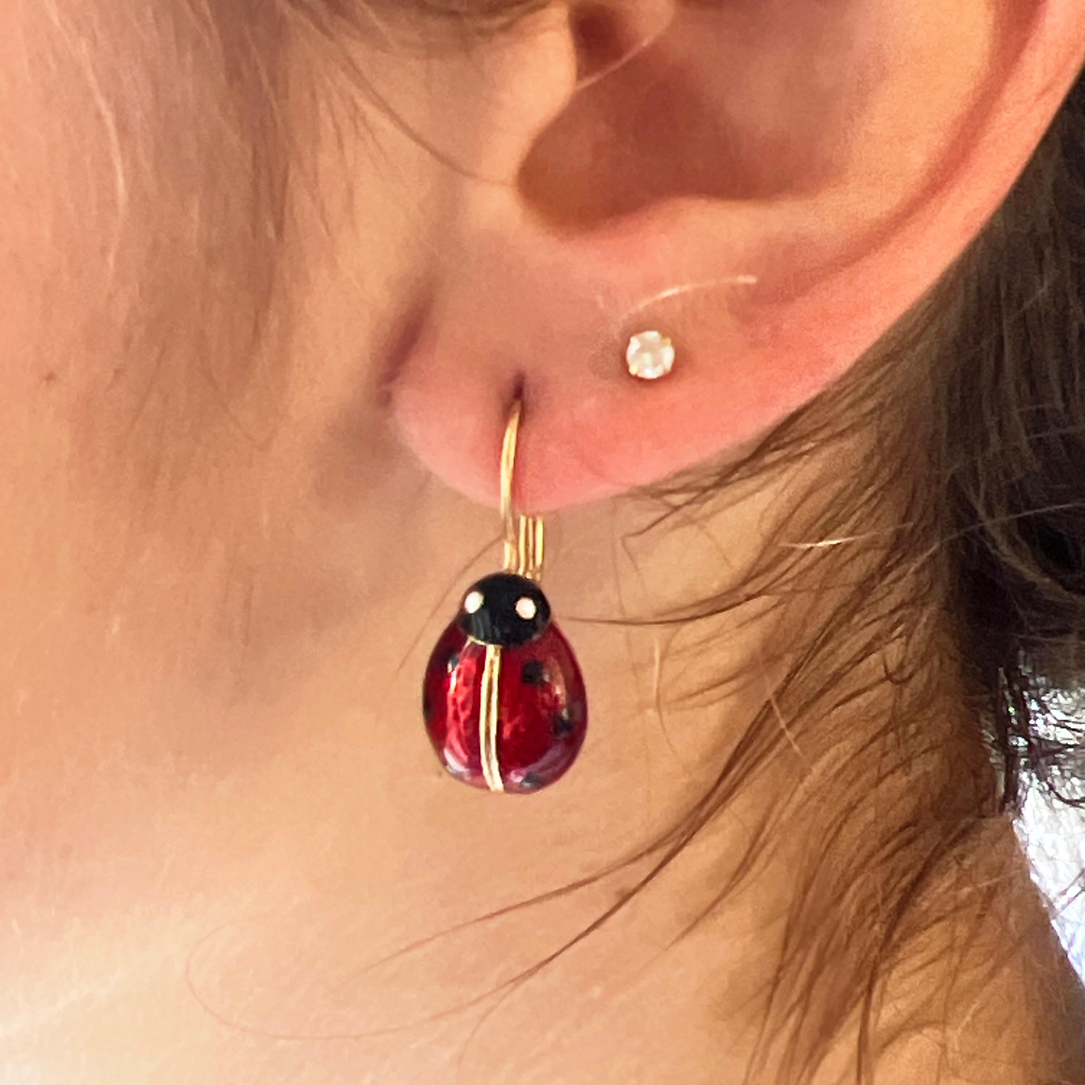 Berca Black Red Enameled Ladybug Shaped Sterling Silver Gold-Plated Earrings Neuf - En vente à Valenza, IT
