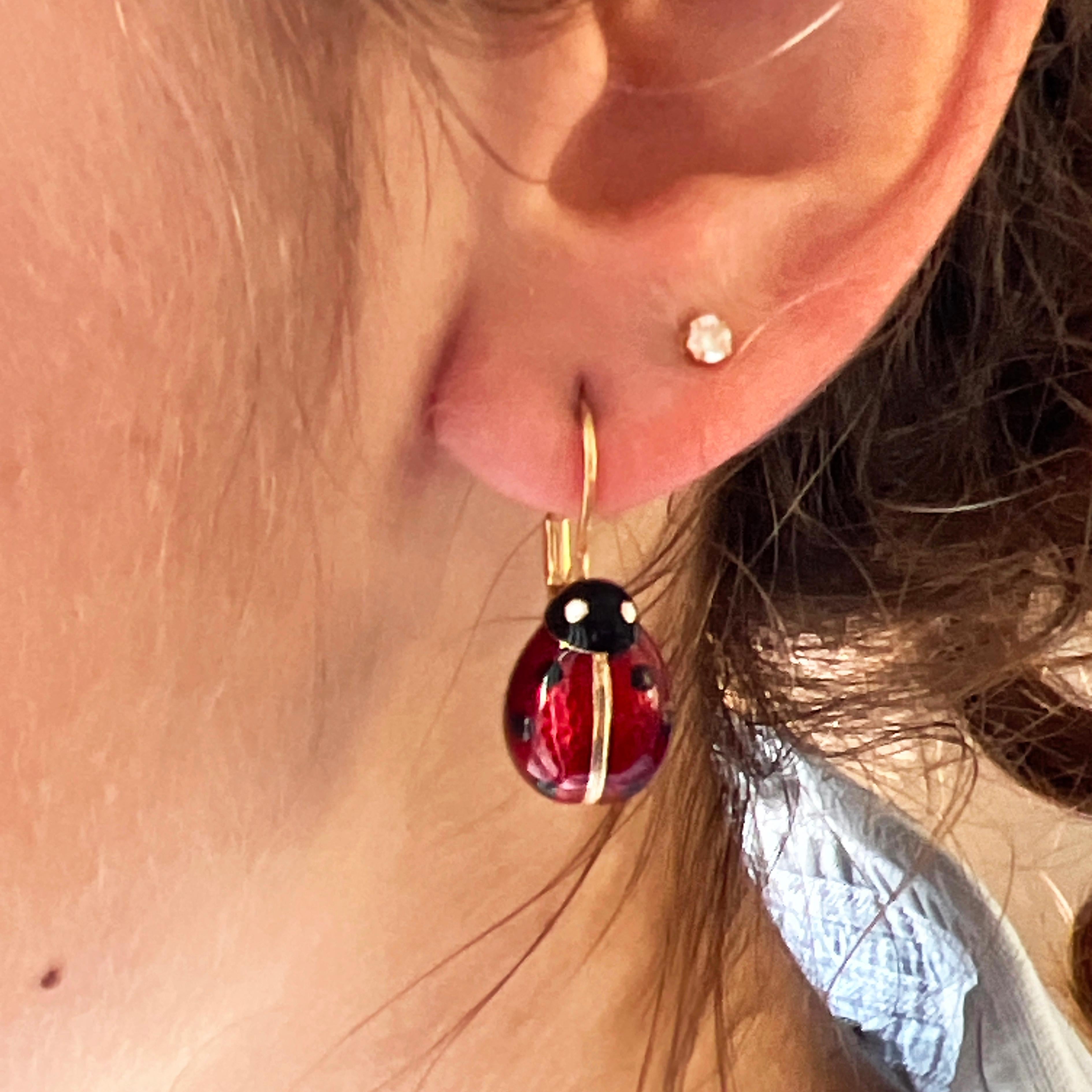 Berca Black Red Enameled Ladybug Shaped Sterling Silver Gold-Plated Earrings Unisexe en vente