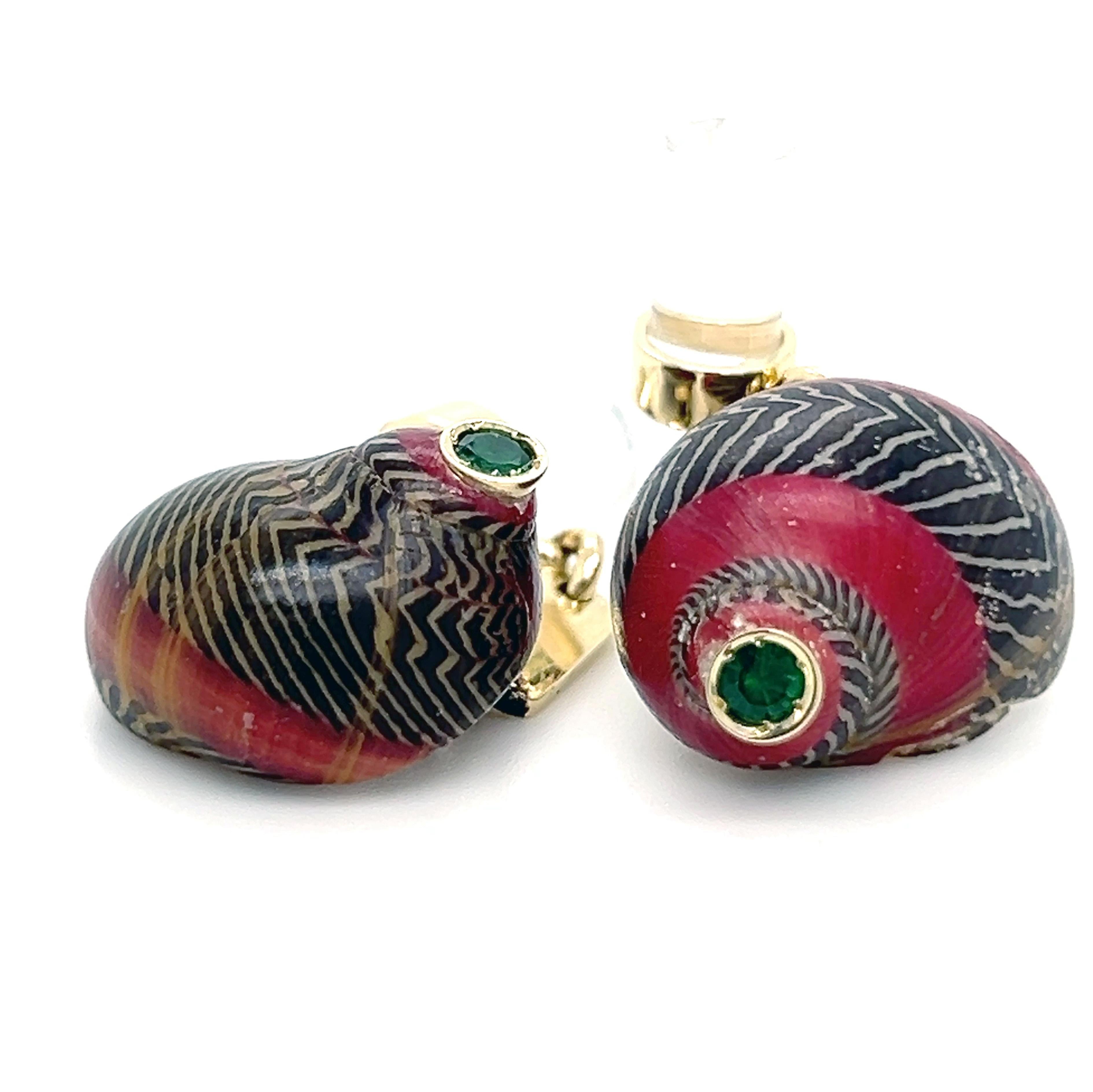 Unique and one-of-a-kind pair of cufflinks featuring a top quality Emerald Brilliant Cut in a Red Black and White Seashell shaped reconstitued Mother-of-Pearl Hand Enameled Back , Yellow Gold Setting. A chic hand inlaid natural Transparent Rock