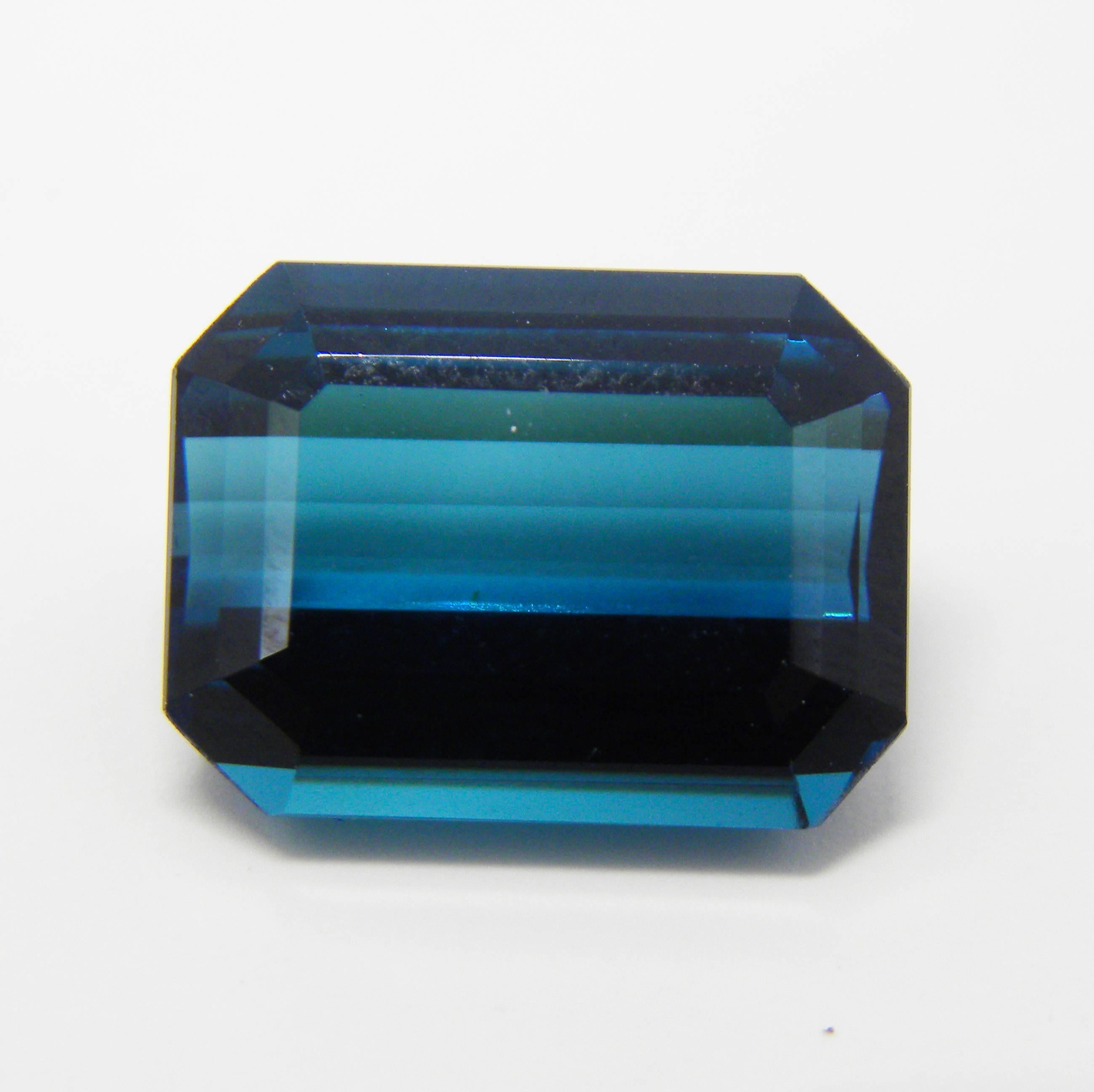 Contemporain Berca Bague en diamants blancs et tourmaline bleue de taille octogonale certifiée GIA de 6,58 carats en vente