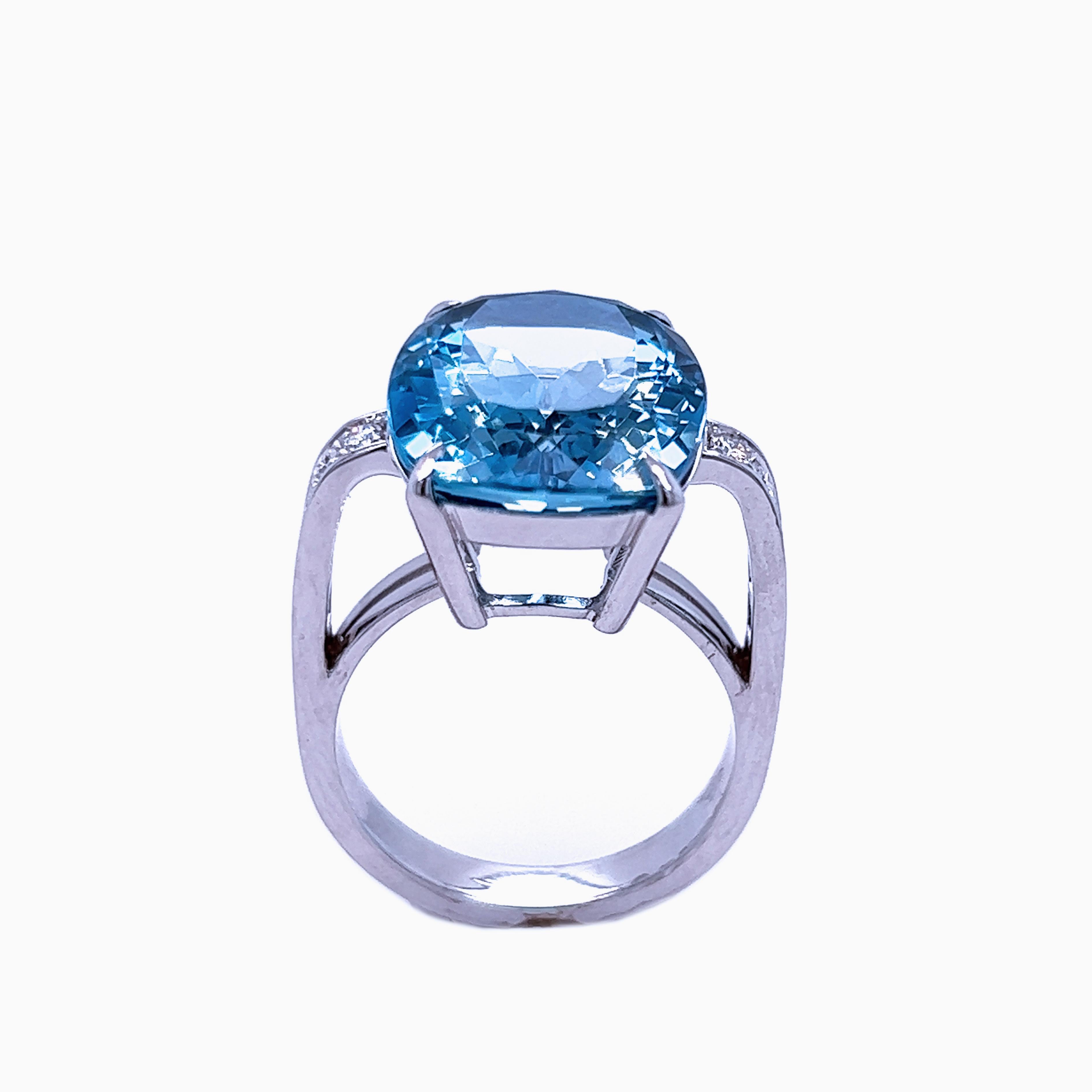 Taille coussin BERCA Bague certifiée GIA 9.15Kt Antik Aigue-marine bleue taille coussin Diamant blanc en vente