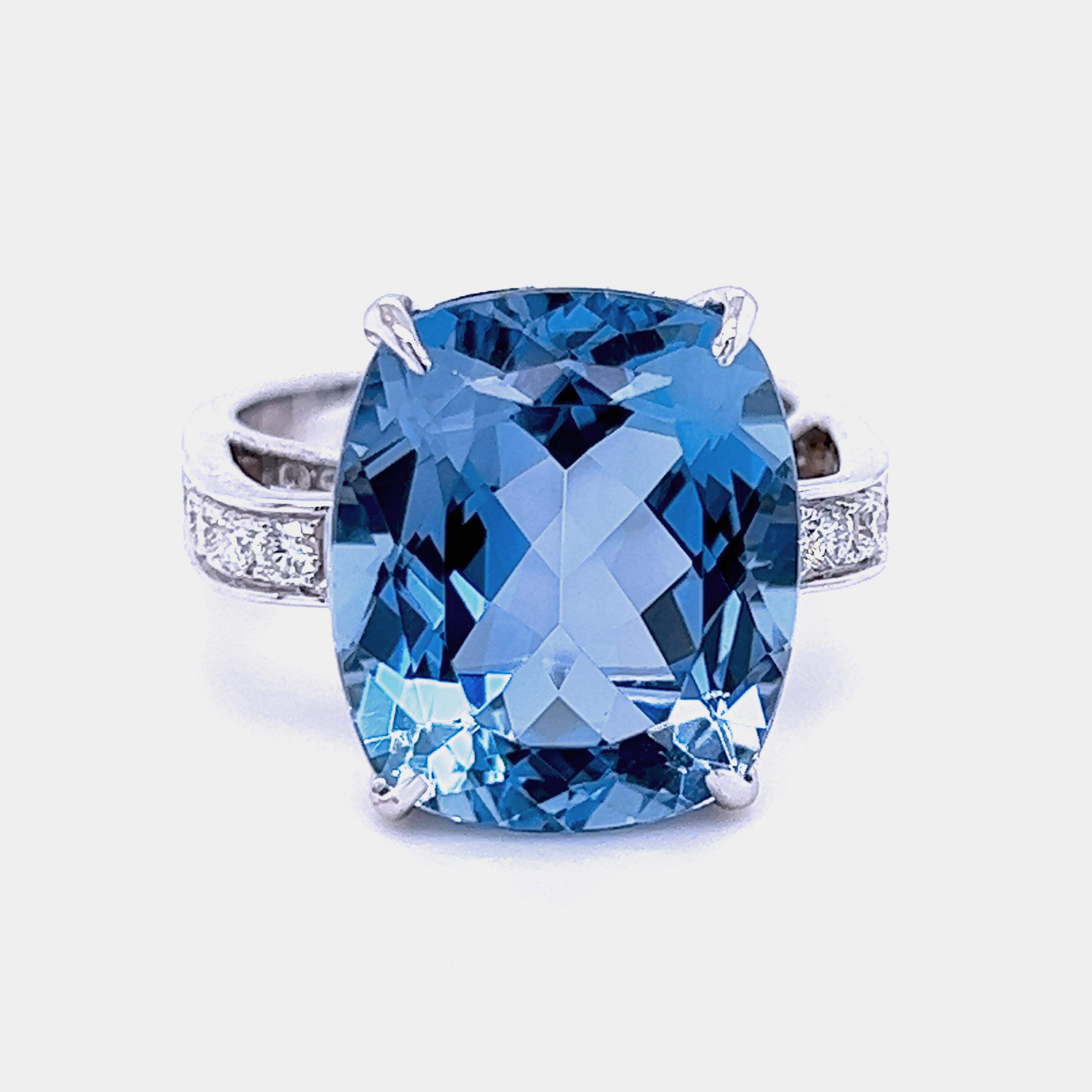 BERCA Bague certifiée GIA 9.15Kt Antik Aigue-marine bleue taille coussin Diamant blanc en vente 1