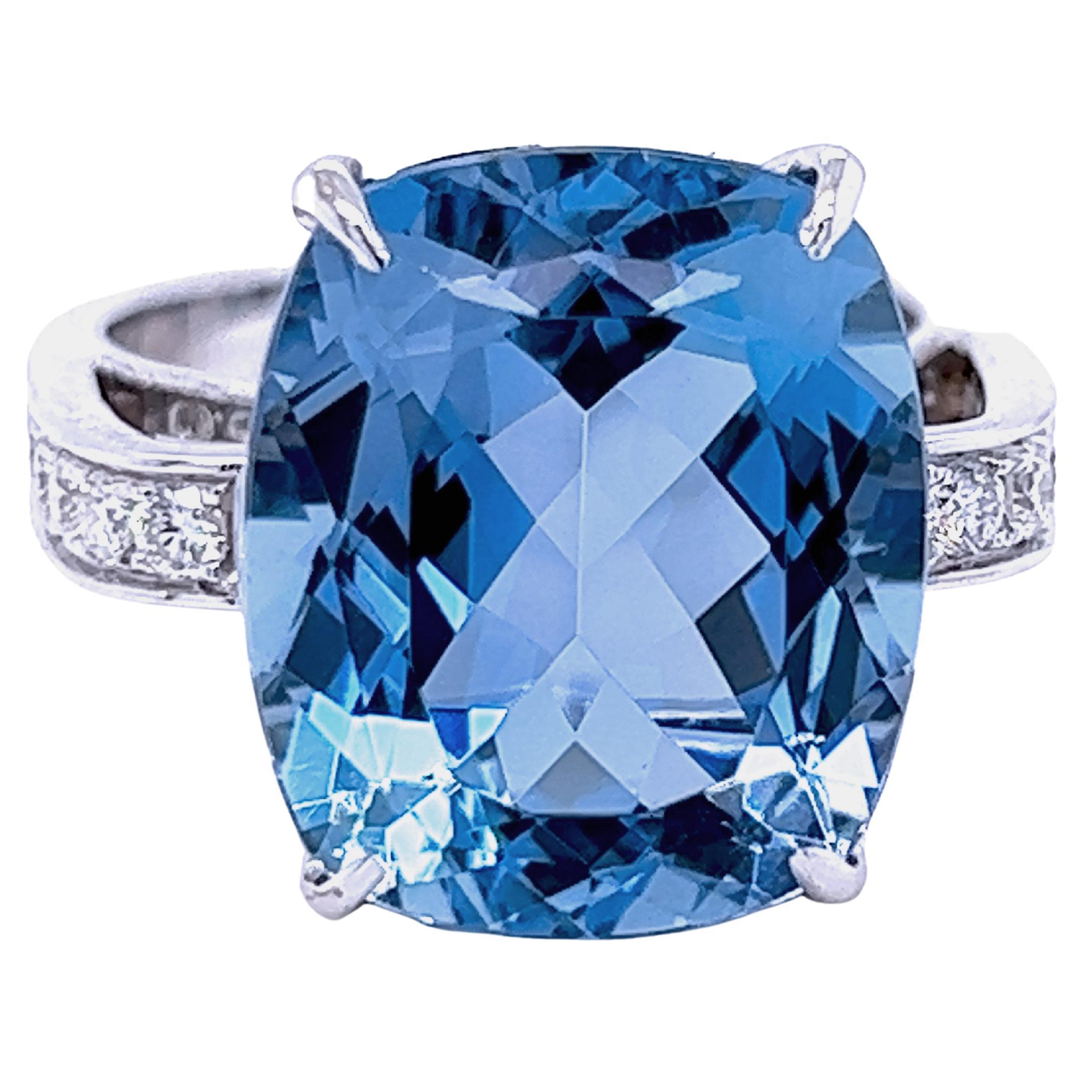 BERCA Bague certifiée GIA 9.15Kt Antik Aigue-marine bleue taille coussin Diamant blanc en vente