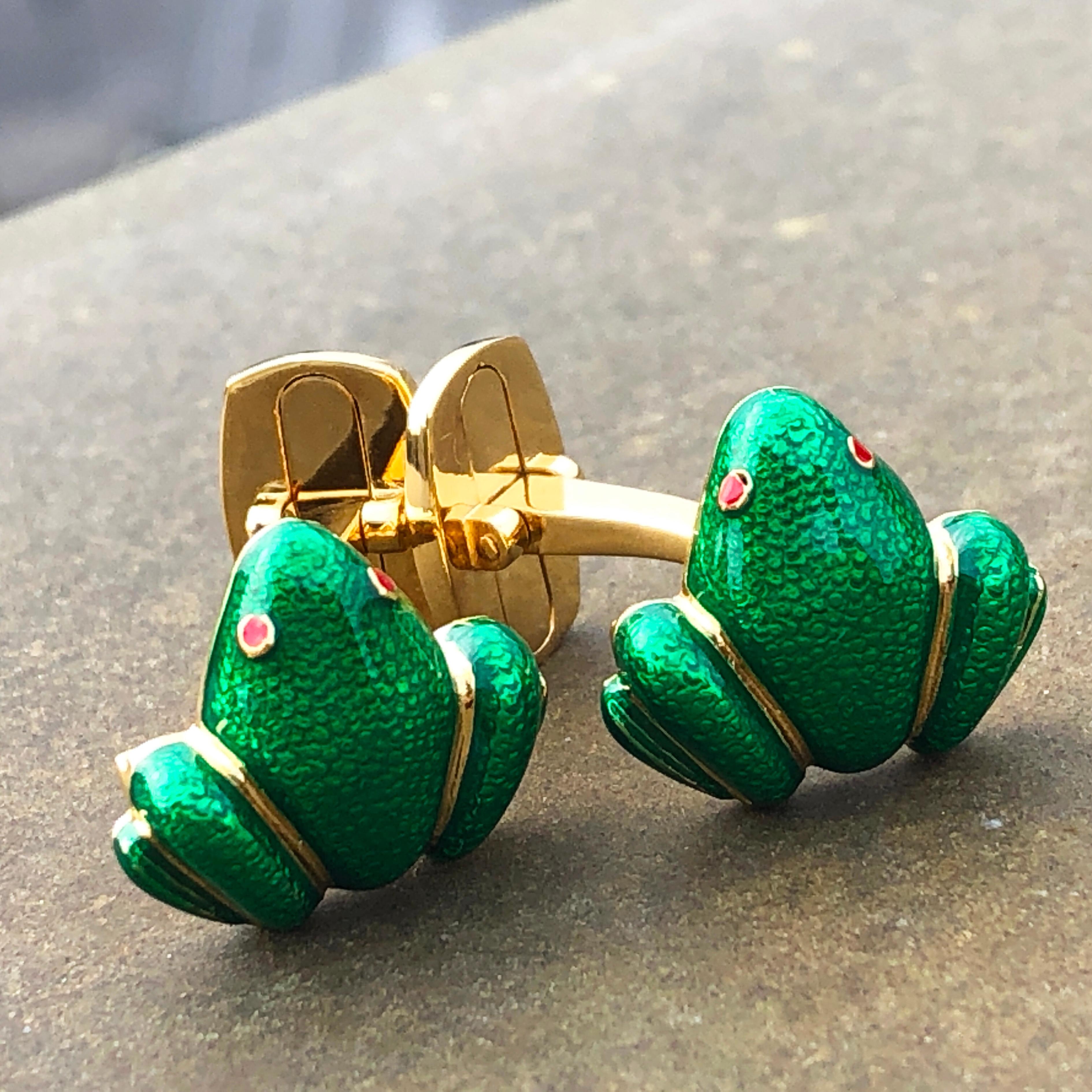 Berca Green Hand Enameled Frog Shaped Sterling Silver Gold-Plated Cufflinks For Sale 6