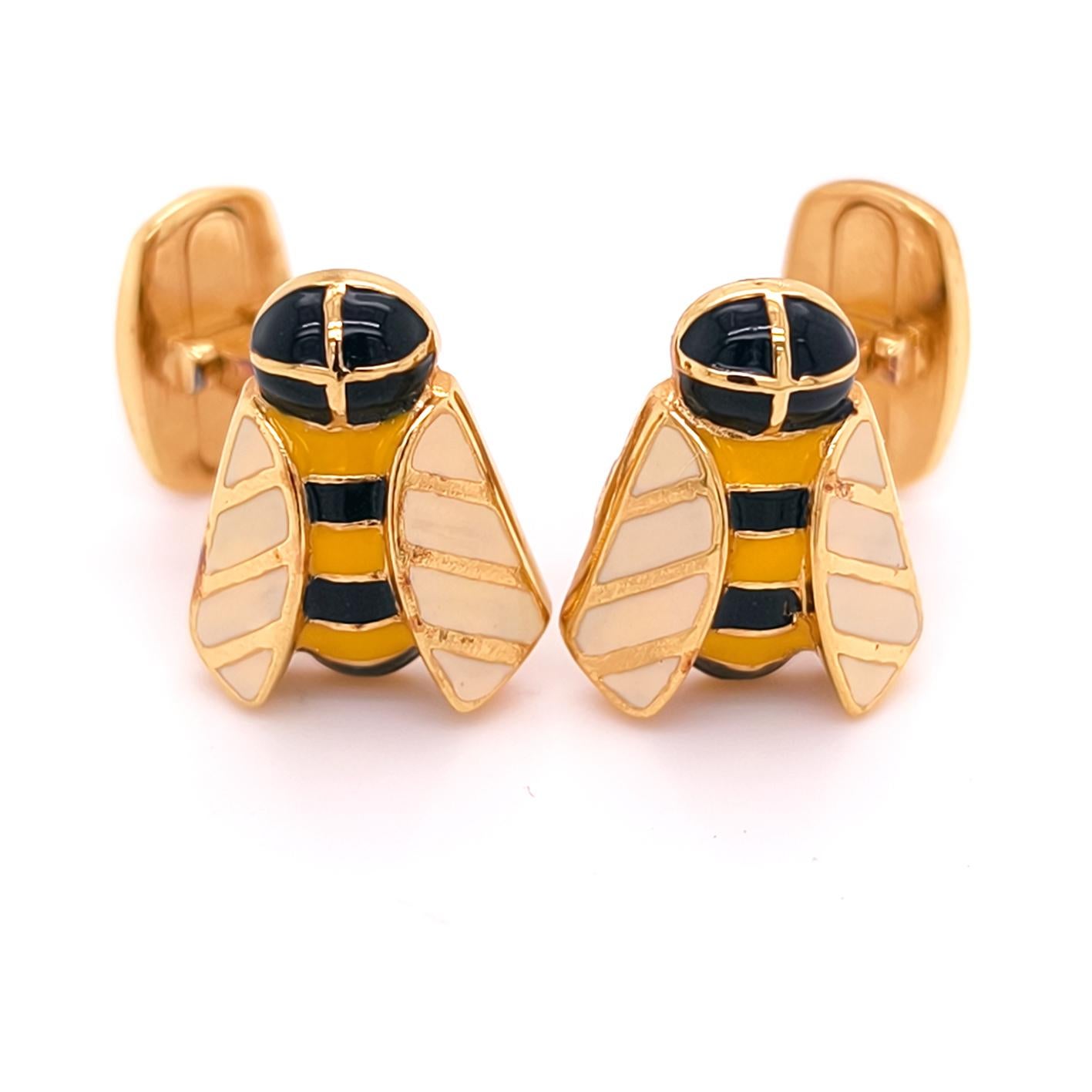 Gemelos con forma de abeja que reproducen el emblema imperial de Napoleón Bonaparte, símbolo de inmortalidad y laboriosidad.
Las abejas doradas figuraban en su toga imperial y en los escudos de armas de las ciudades más importantes y leales del