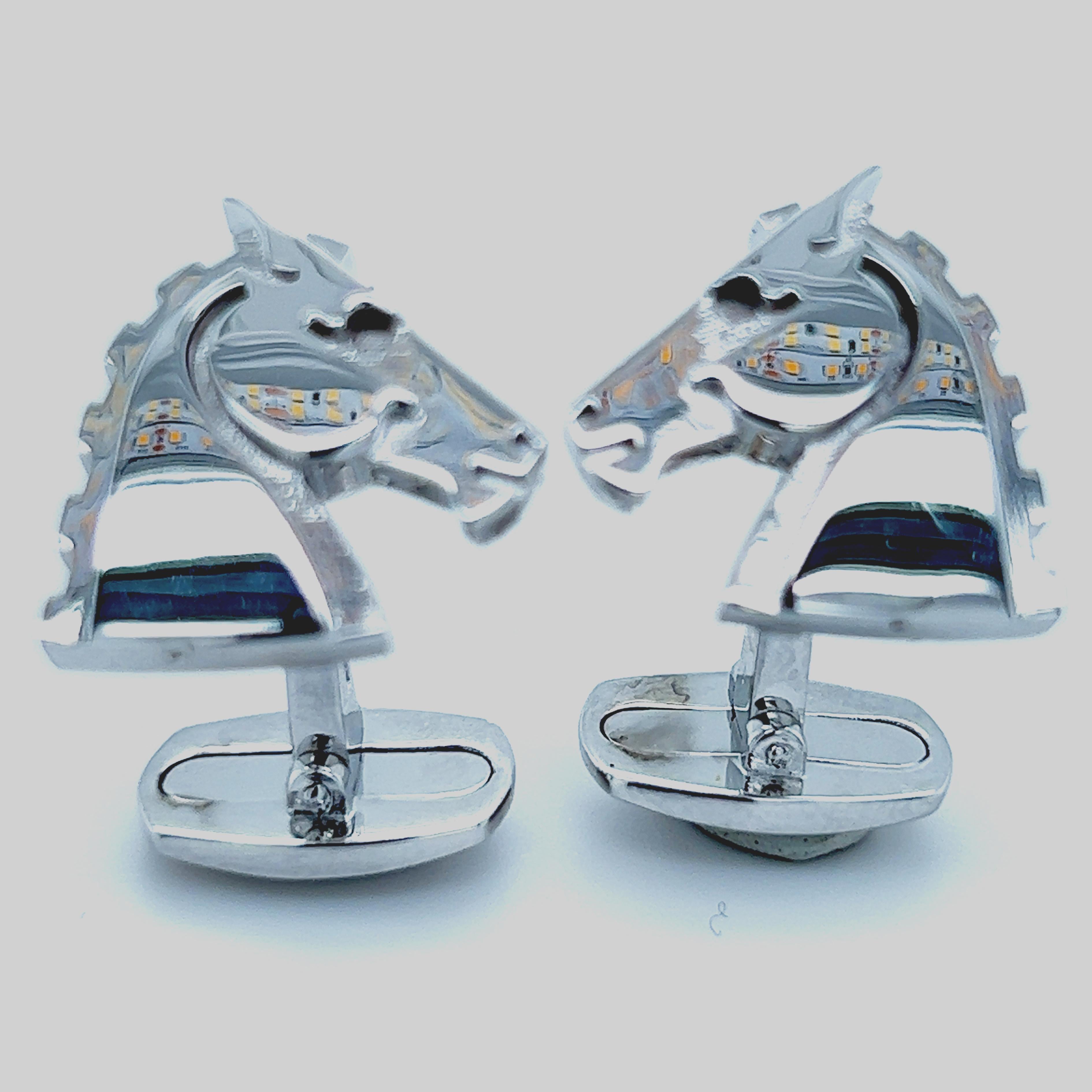 Berca Hand Engraved Horse Head Shaped Solid Sterling Silver Cufflinks In New Condition For Sale In Valenza, IT
