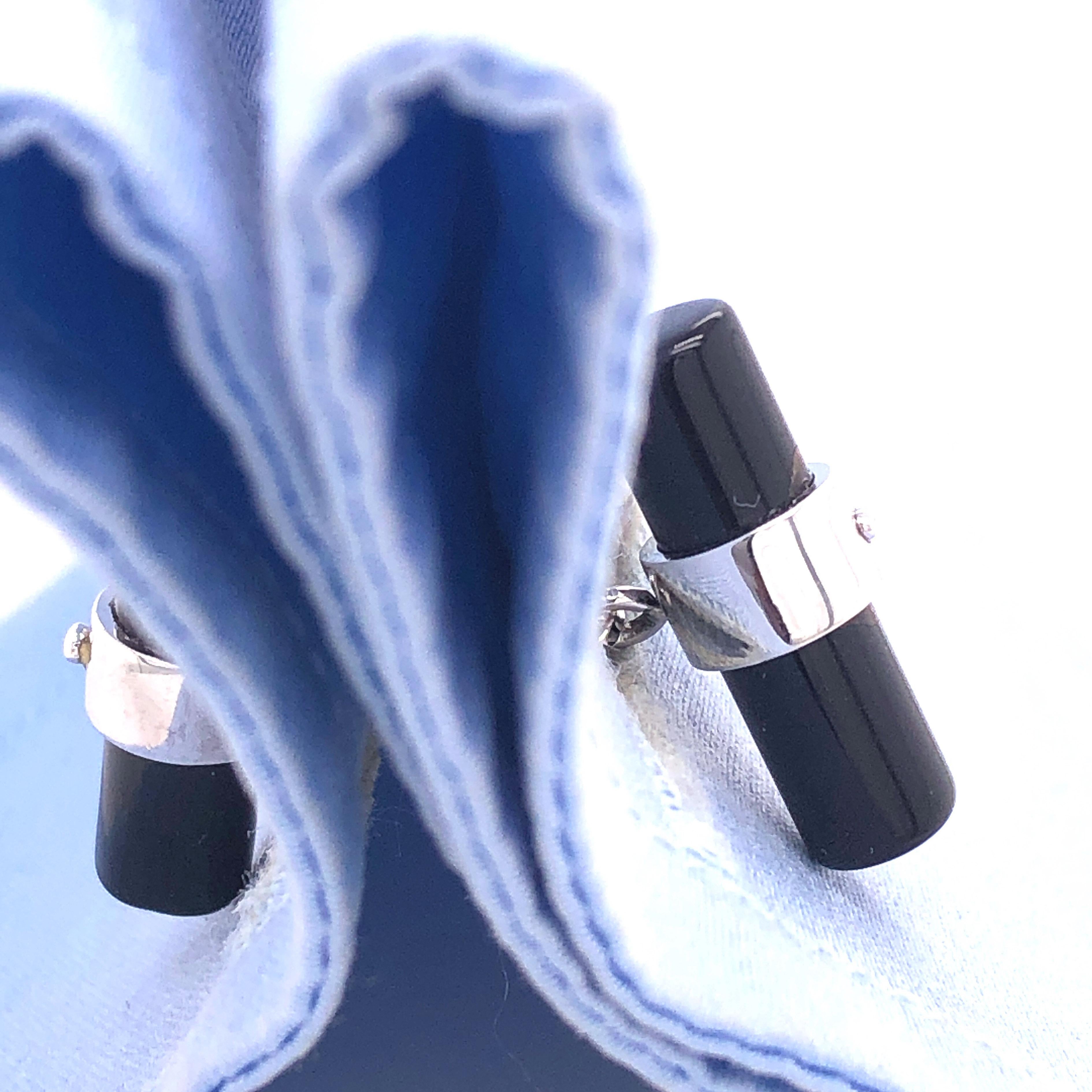 Berca Manschettenknöpfe aus Sterlingsilber mit schwarzem Onyx-Baton-Intarsien (Kugelschliff) im Angebot