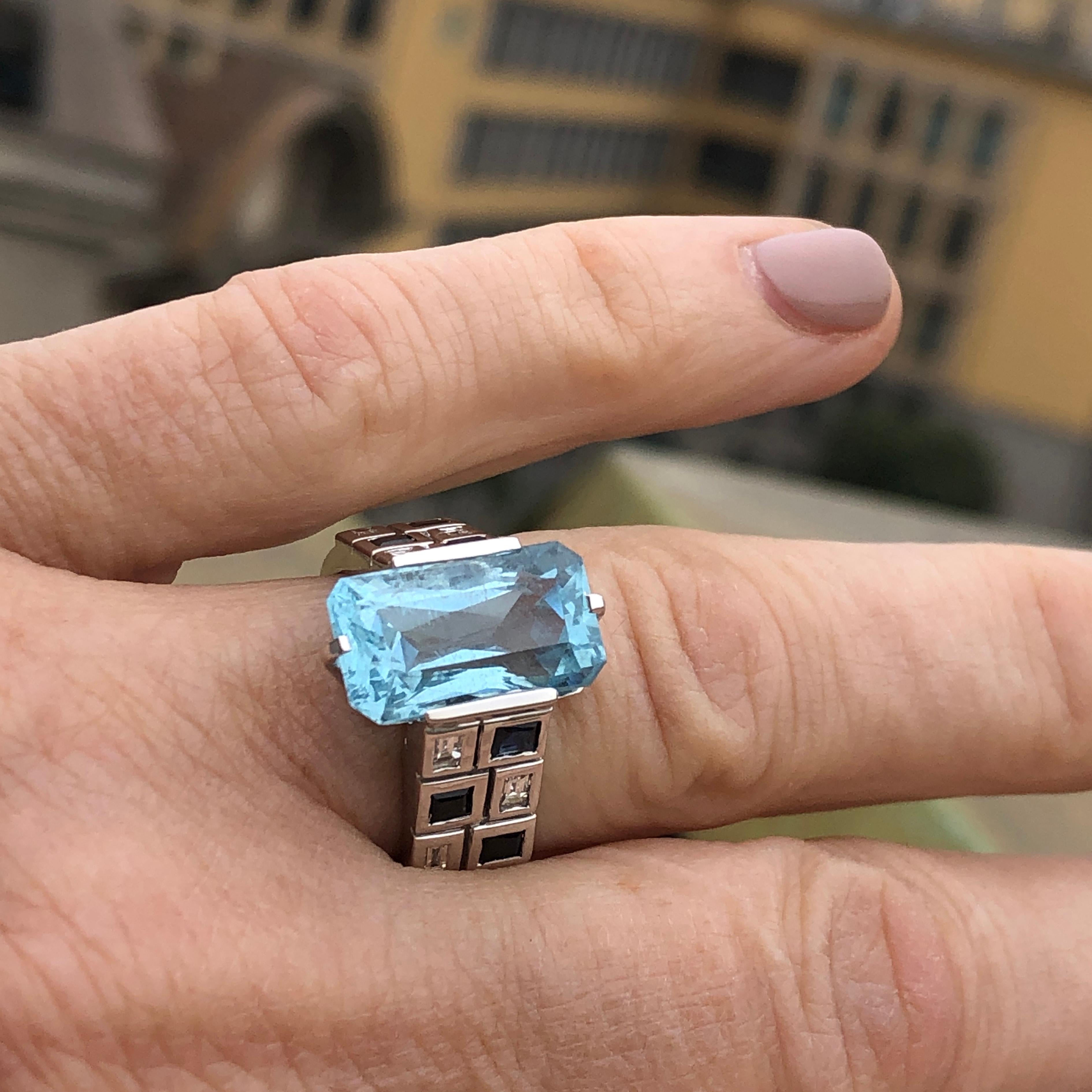 Berca IGI Certified 5.57 Karat Rectangular Cut Aquamarine Diamond Sapphire Ring 5