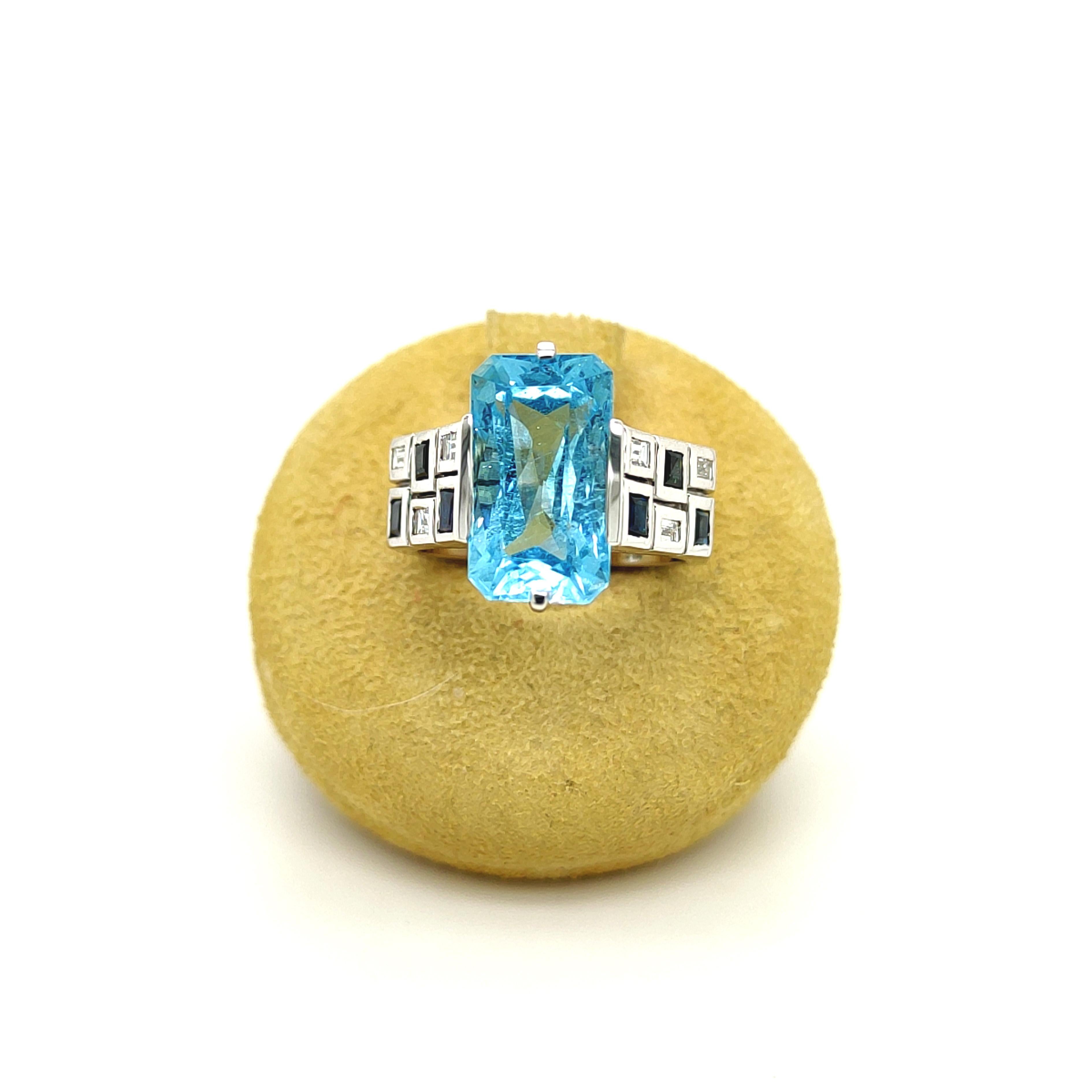 Emerald Cut Berca IGI Certified 5.57 Karat Rectangular Cut Aquamarine Diamond Sapphire Ring