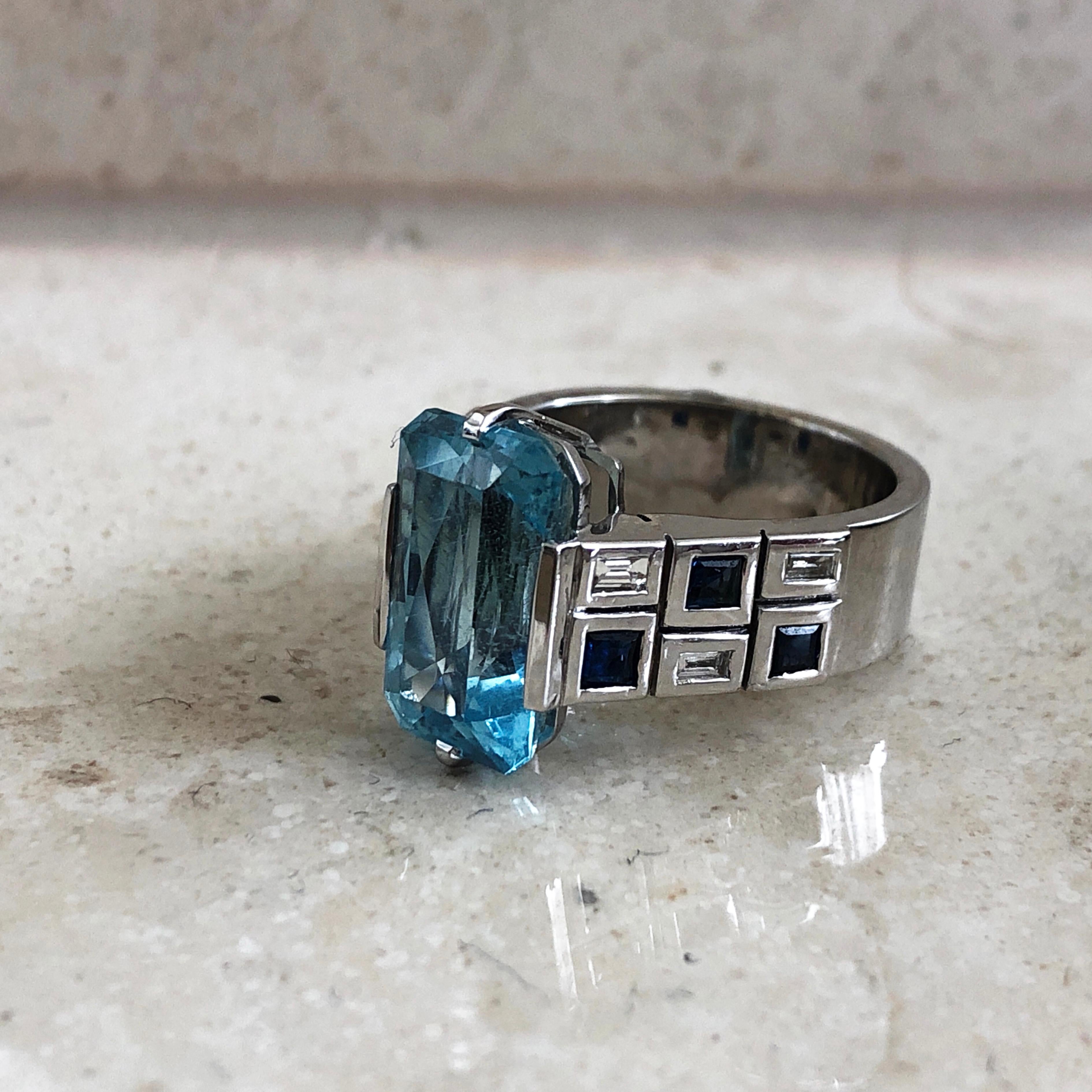 Berca IGI Certified 5.57 Karat Rectangular Cut Aquamarine Diamond Sapphire Ring 3