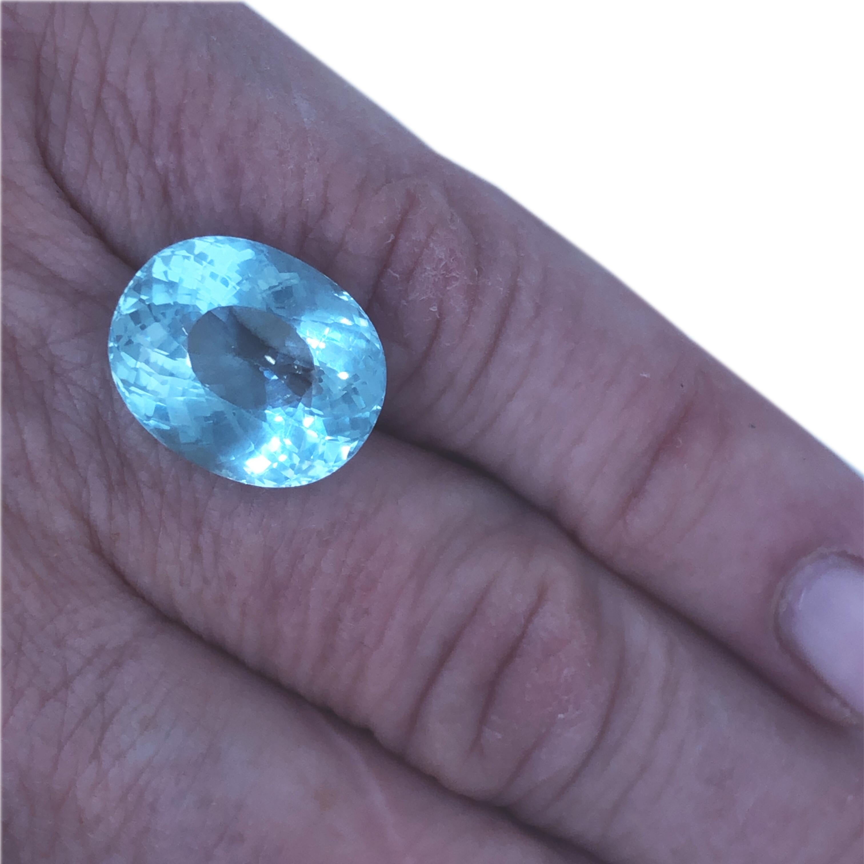 Berca IGI Certified 8.43Kt Natural Oval Mixed Cut Aquamarine In New Condition For Sale In Valenza, IT