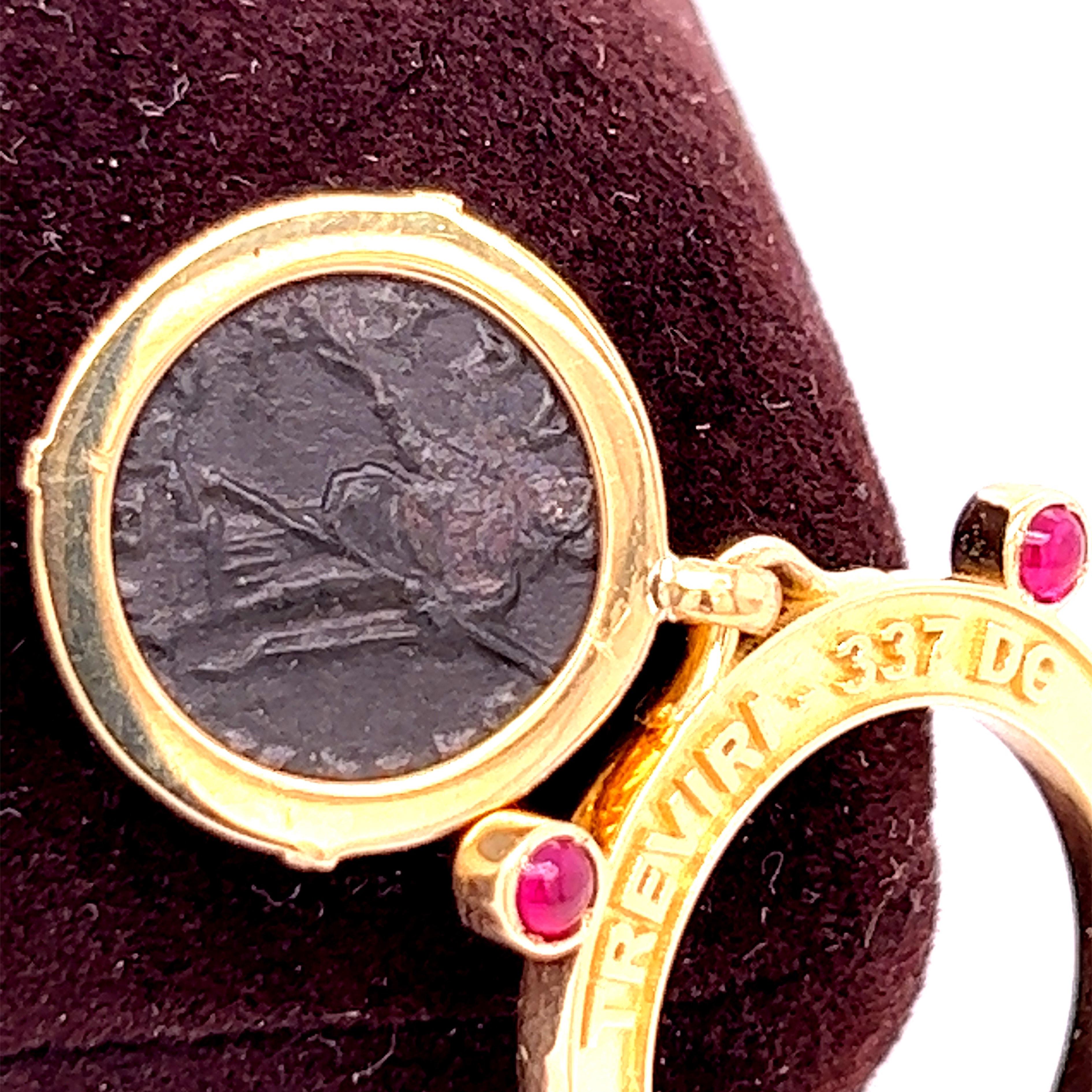 Berca Moruzzi Certified Helena's Head 337 A.D. Coin Ruby 18kt Gold Charm Ring In New Condition For Sale In Valenza, IT