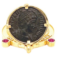 Berca Moruzzi certifiée Helena's Head 337 A.D. Bague à breloque en or 18 carats avec pièce de monnaie en rubis