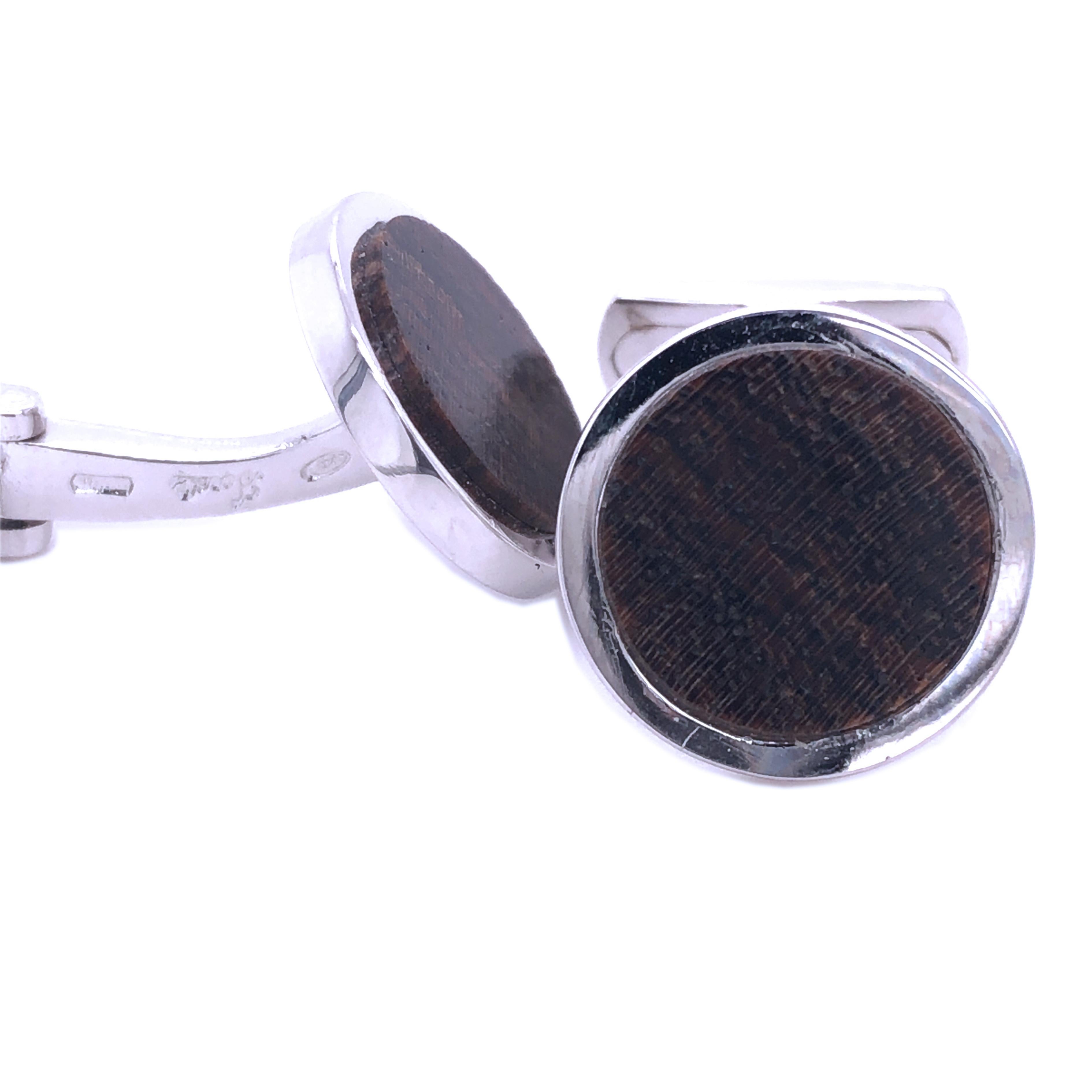 Chic and Timeless, Natural Hand Inlaid Acacia Wood Disk Round Shaped Sterling Silver Cufflinks, T-bar back.
In our smart fitted Black Box and Pouch.

