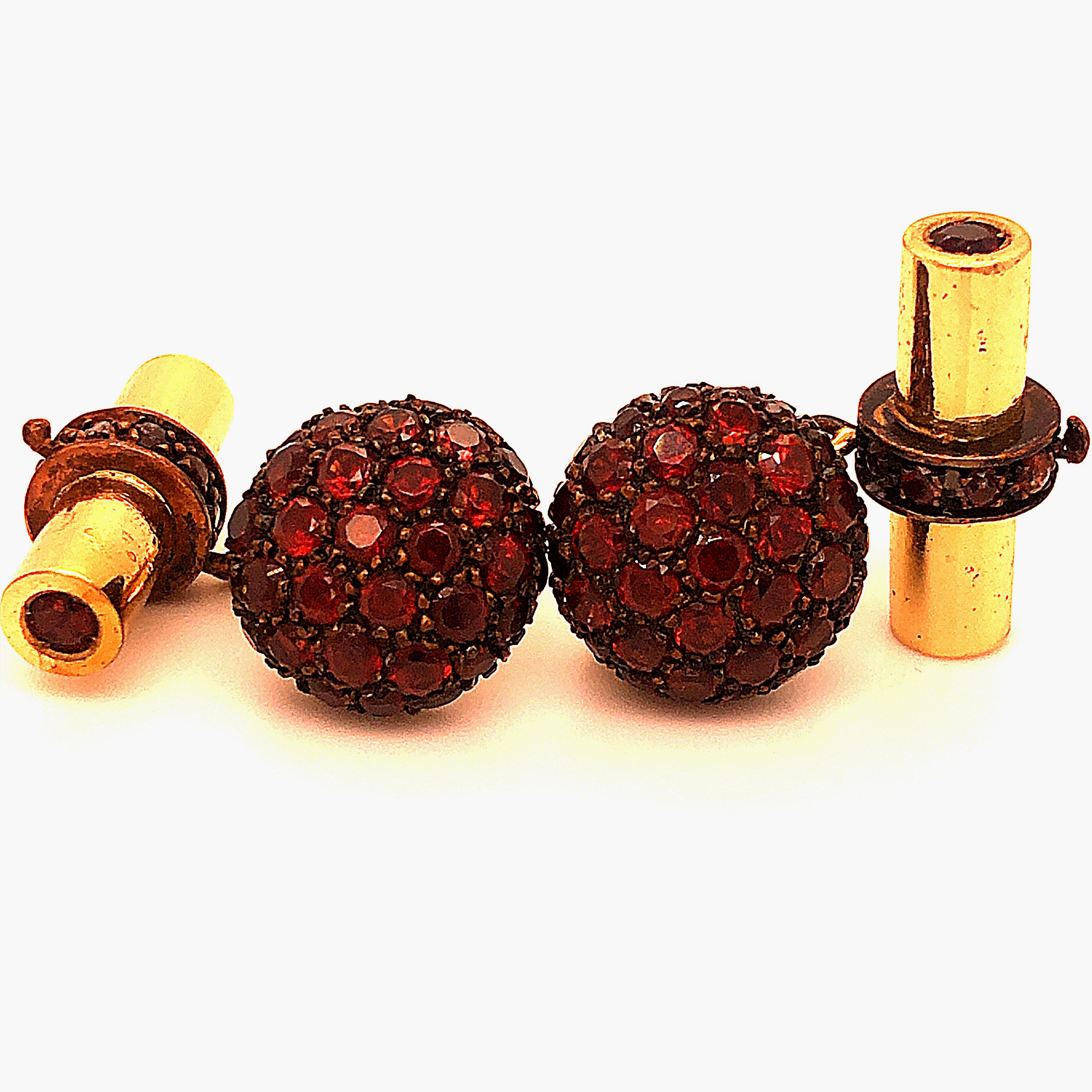 Contemporain Boutons de manchette en or jaune 18 carats avec baton en spessartine rouge naturelle à l'arrière en vente