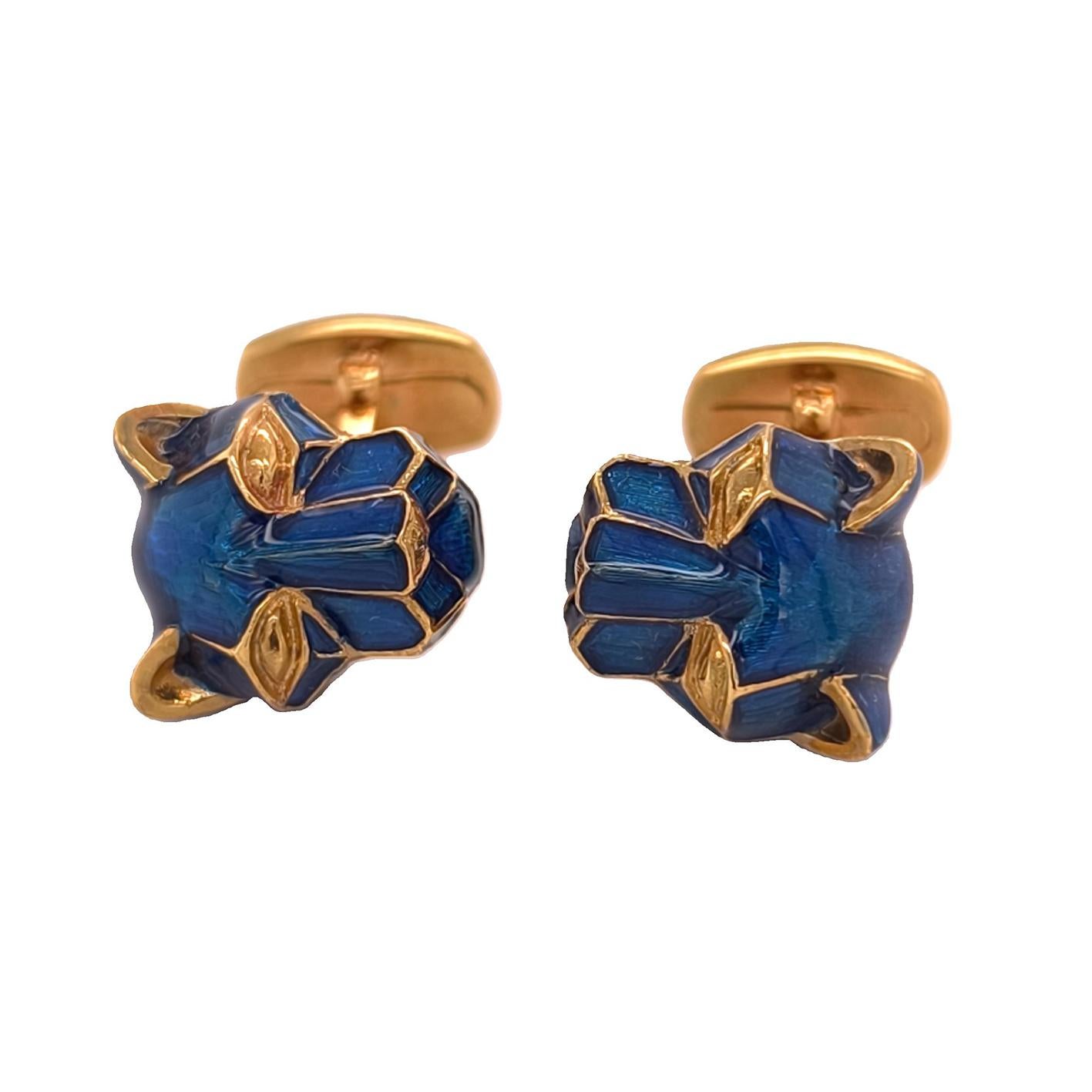 Unique and Chic Handcrafted, Navy Blue Hand Enamelled Cougar Head Shaped T-Bar Back, Sterling Silver Gold Plated Cufflinks.
This jewel is made of 925‰ silver plated in 22 kt gold, it has a very deep gold plating colour that helps to give an